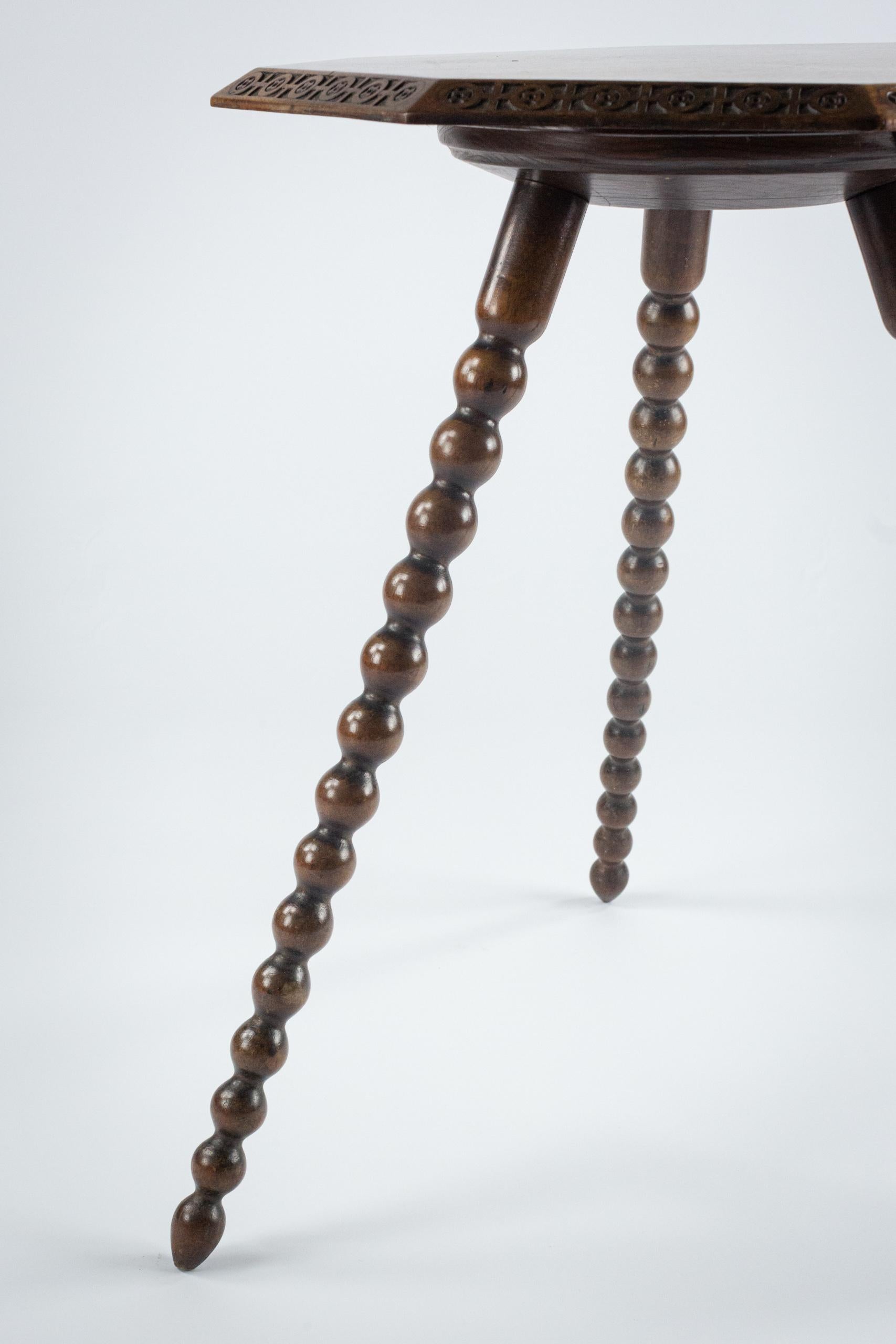 English 19th Century Bobbin Gypsy Table For Sale 3