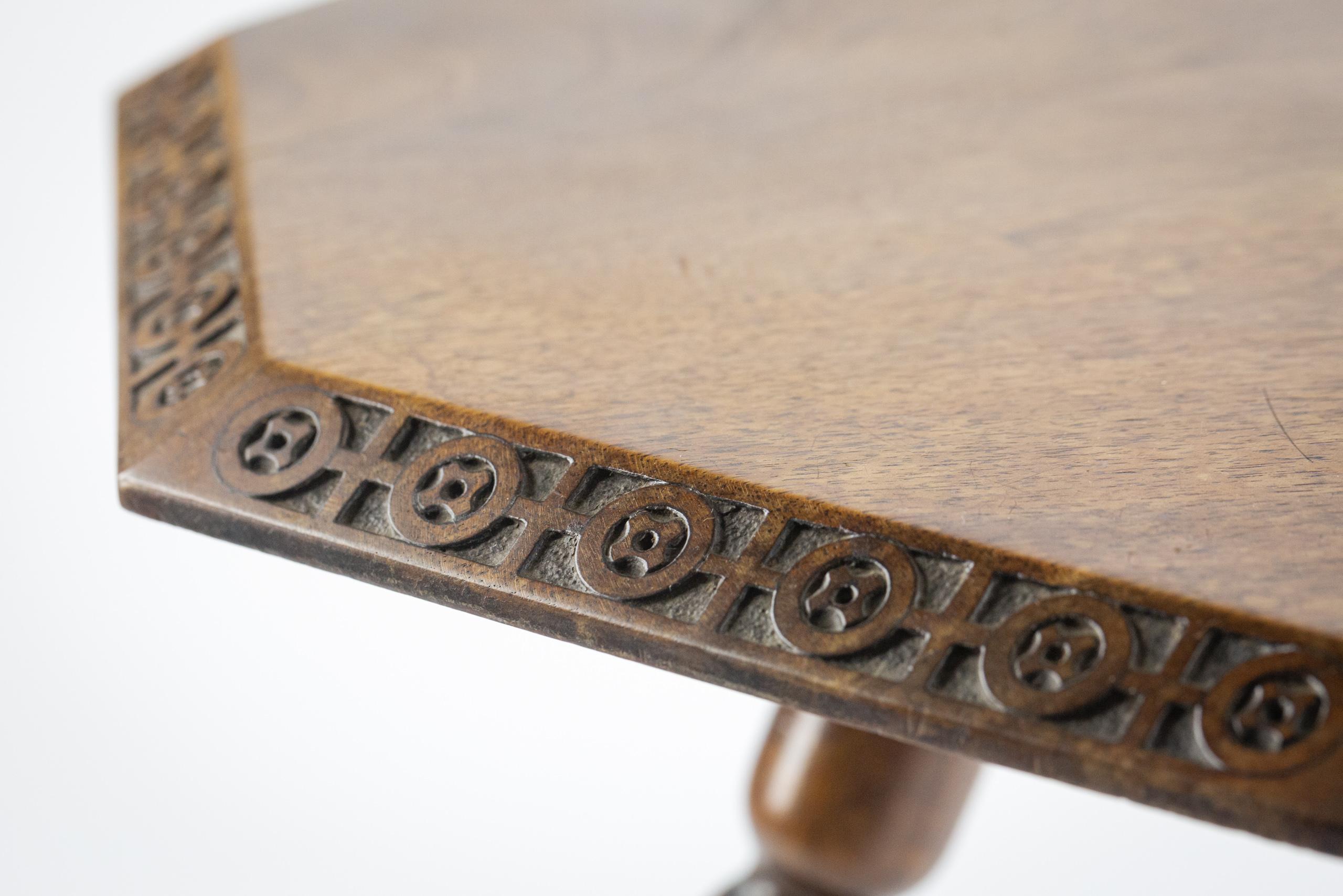 English 19th Century Bobbin Gypsy Table For Sale 4
