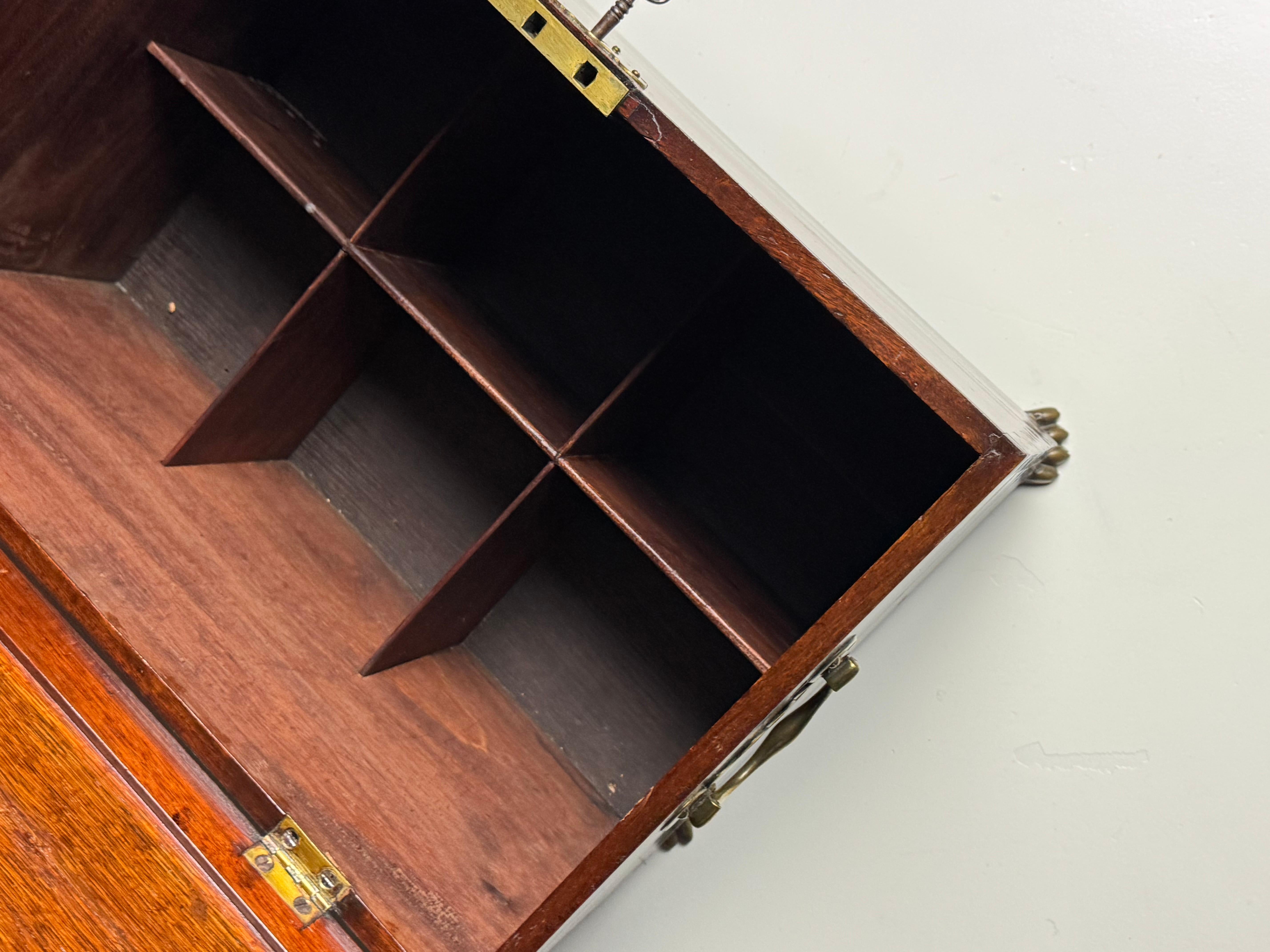 English 19th century Bottle Carrier en vente 11