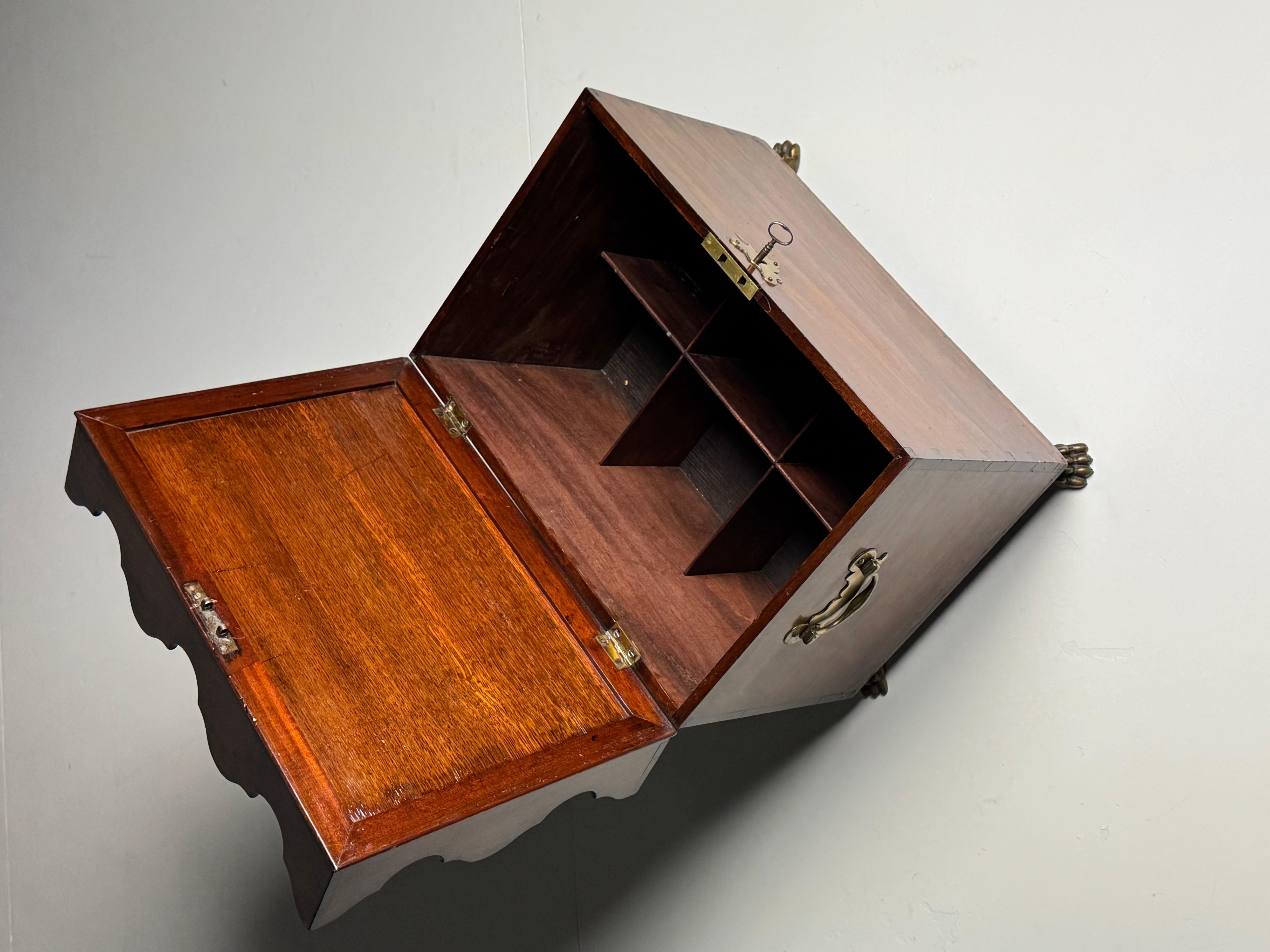 English 19th century Bottle Carrier en vente 12