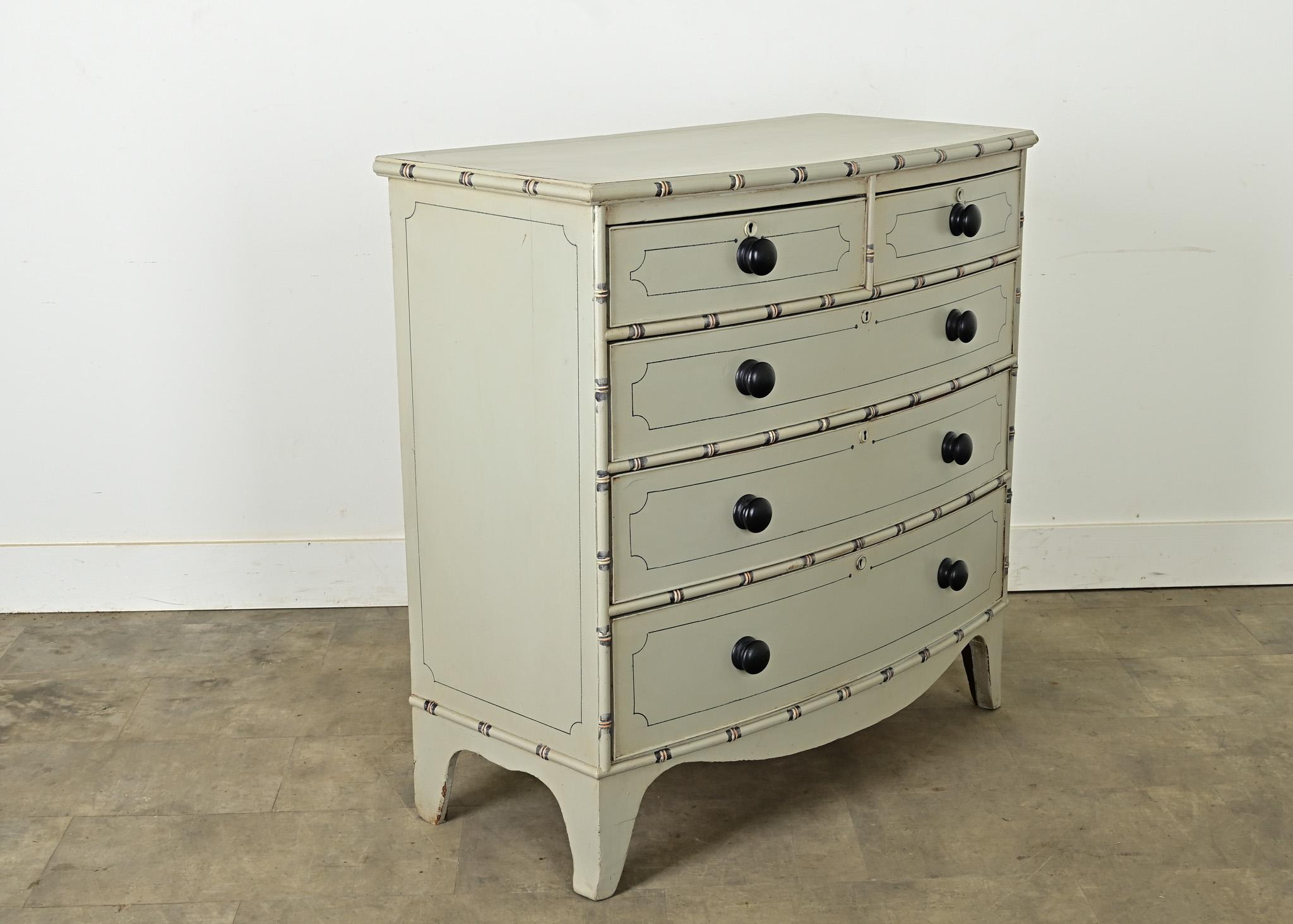 English 19th Century Bow Front Painted Chest In Good Condition In Baton Rouge, LA