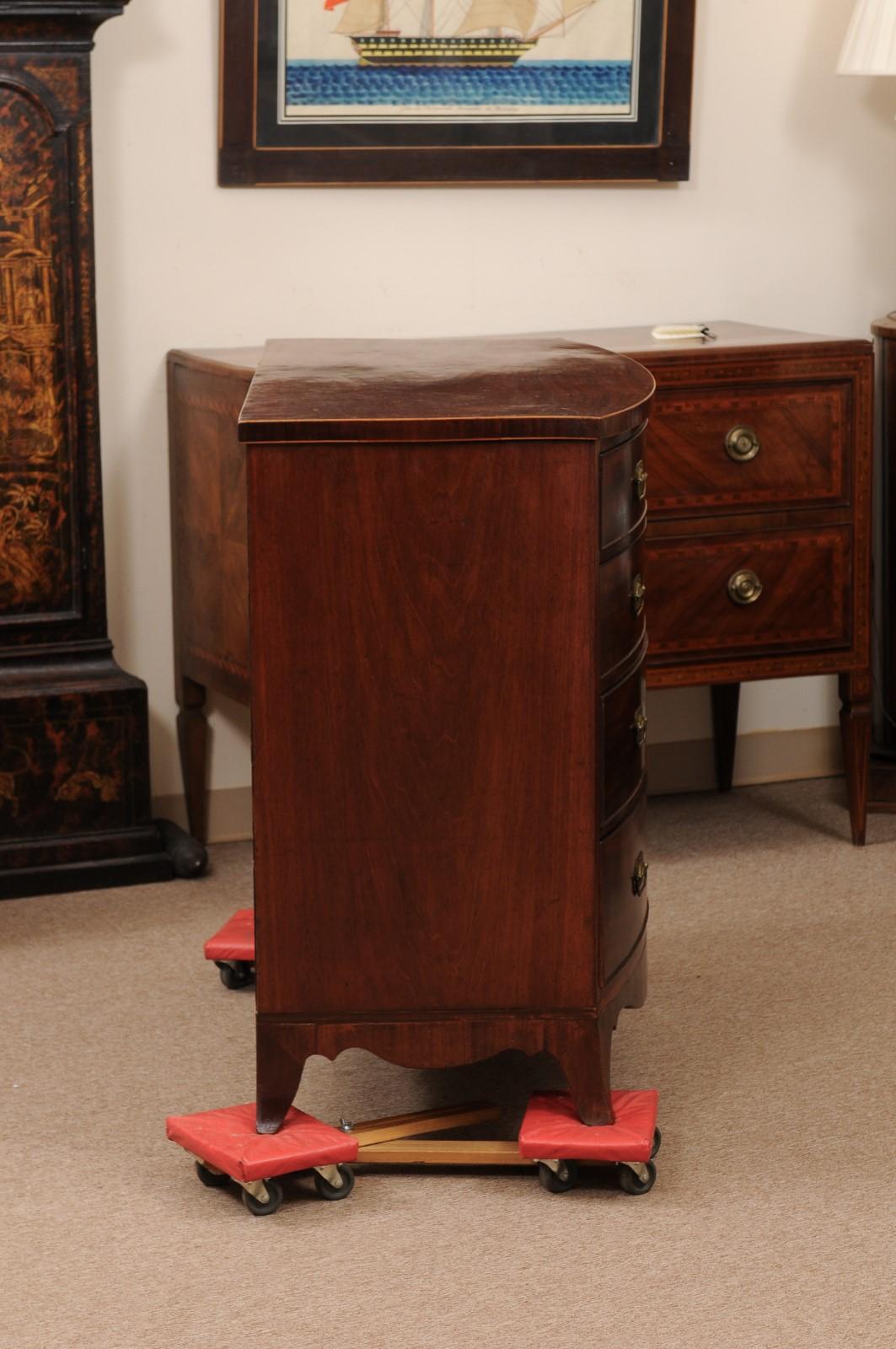 English 19th Century Bowfront Chest with String Inlay & Splayed Feet For Sale 5