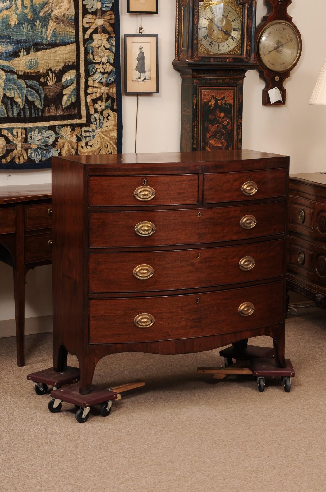 English 19th Century Bowfront Mahogany Chest with String Inlay, 4 Drawers and Splayed Feet