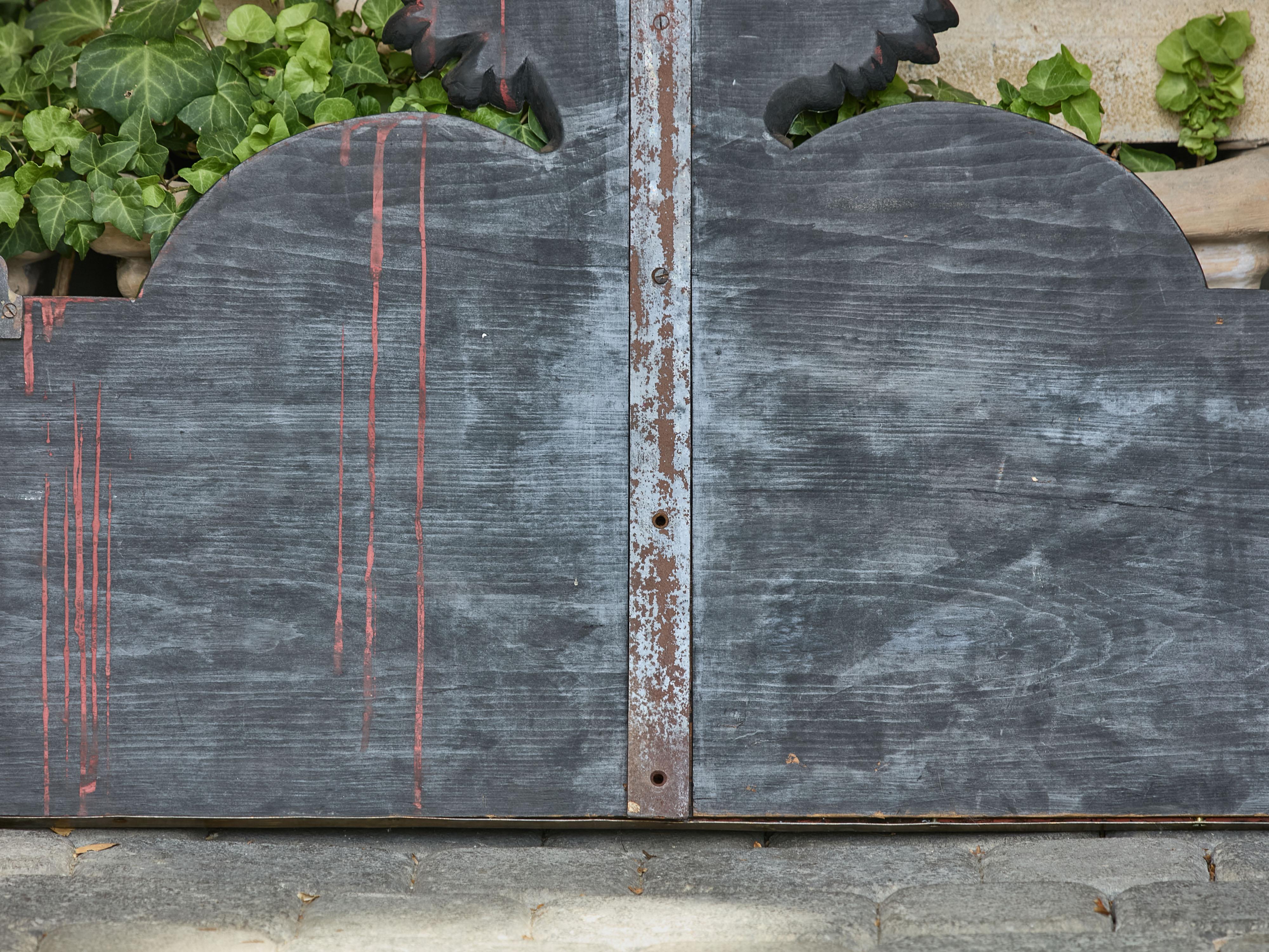 Elemento architettonico in ottone e specchio del XIX secolo inglese con decorazioni floreali in vendita 10