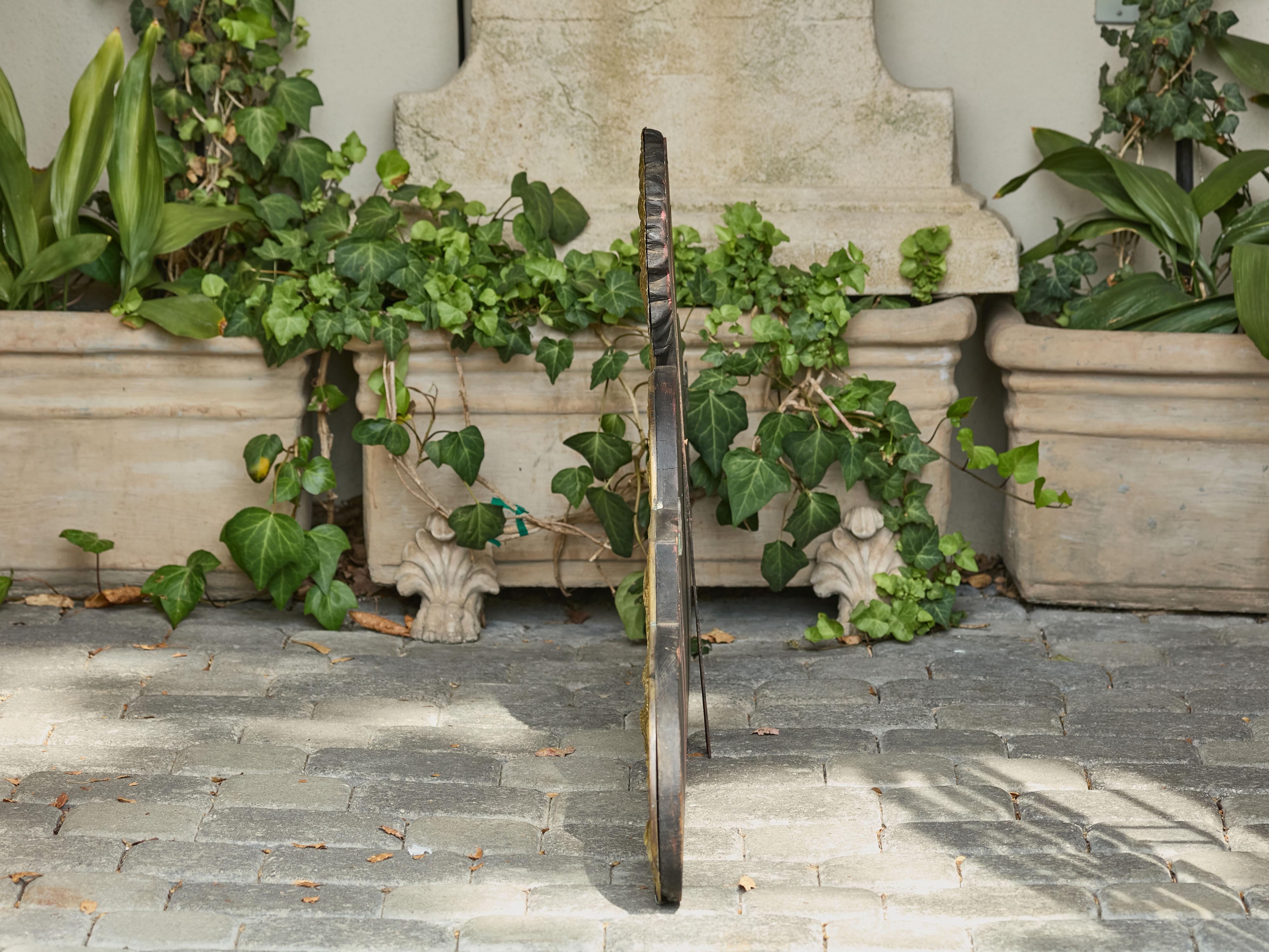 Elemento architettonico in ottone e specchio del XIX secolo inglese con decorazioni floreali in vendita 3