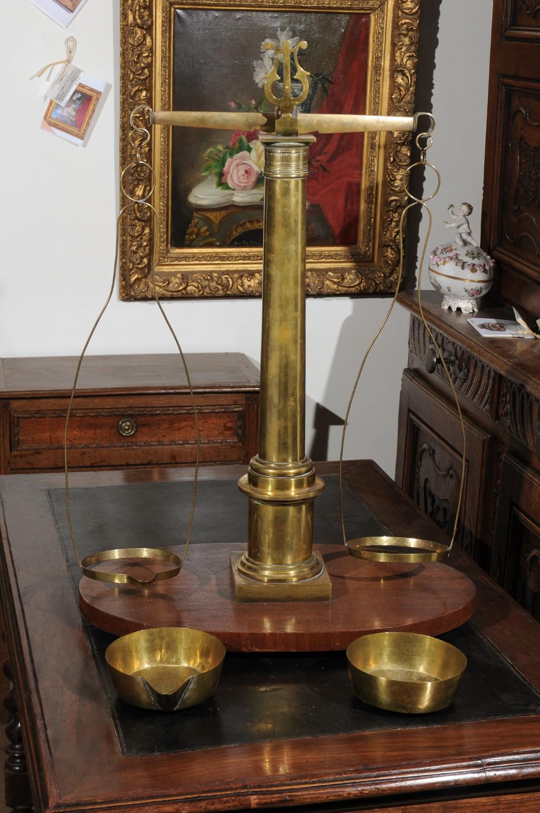 English 19th Century Brass Herbalist Scale with Central Column and Lyre Motif For Sale 7