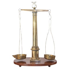 Scale Herbalist anglaise du 19ème siècle avec colonne centrale et motif de lyre