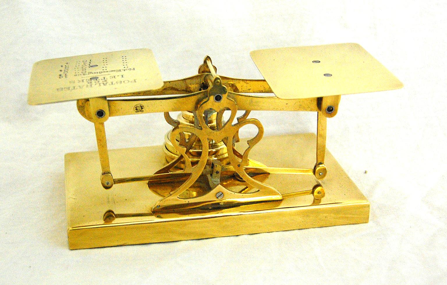 English 19th Century Brass Postal Scale on Brass Base by Sturner & Sons In Good Condition In Wells, ME