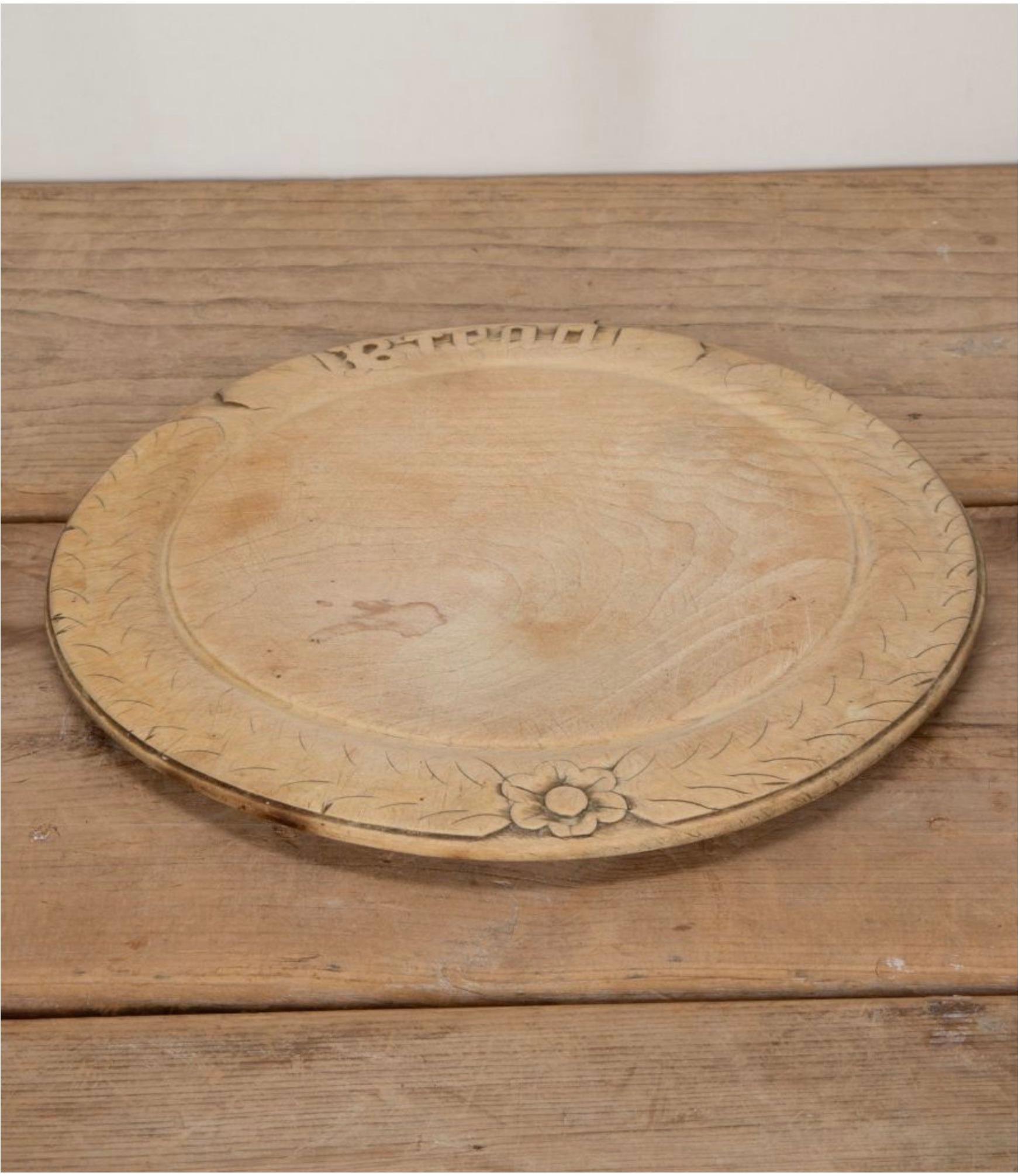 Sculpté à la main Planche à pain anglaise du 19ème siècle en vente