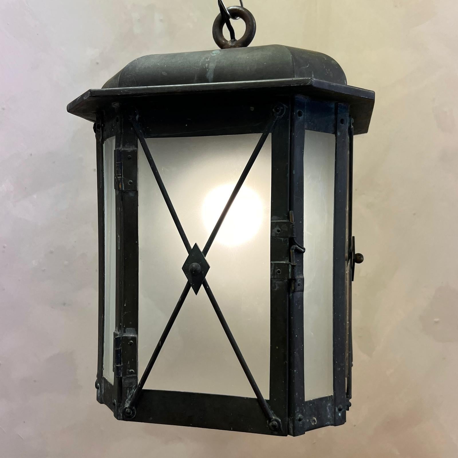 English 19th Century Bronze Lantern In Good Condition For Sale In Southampton, GB