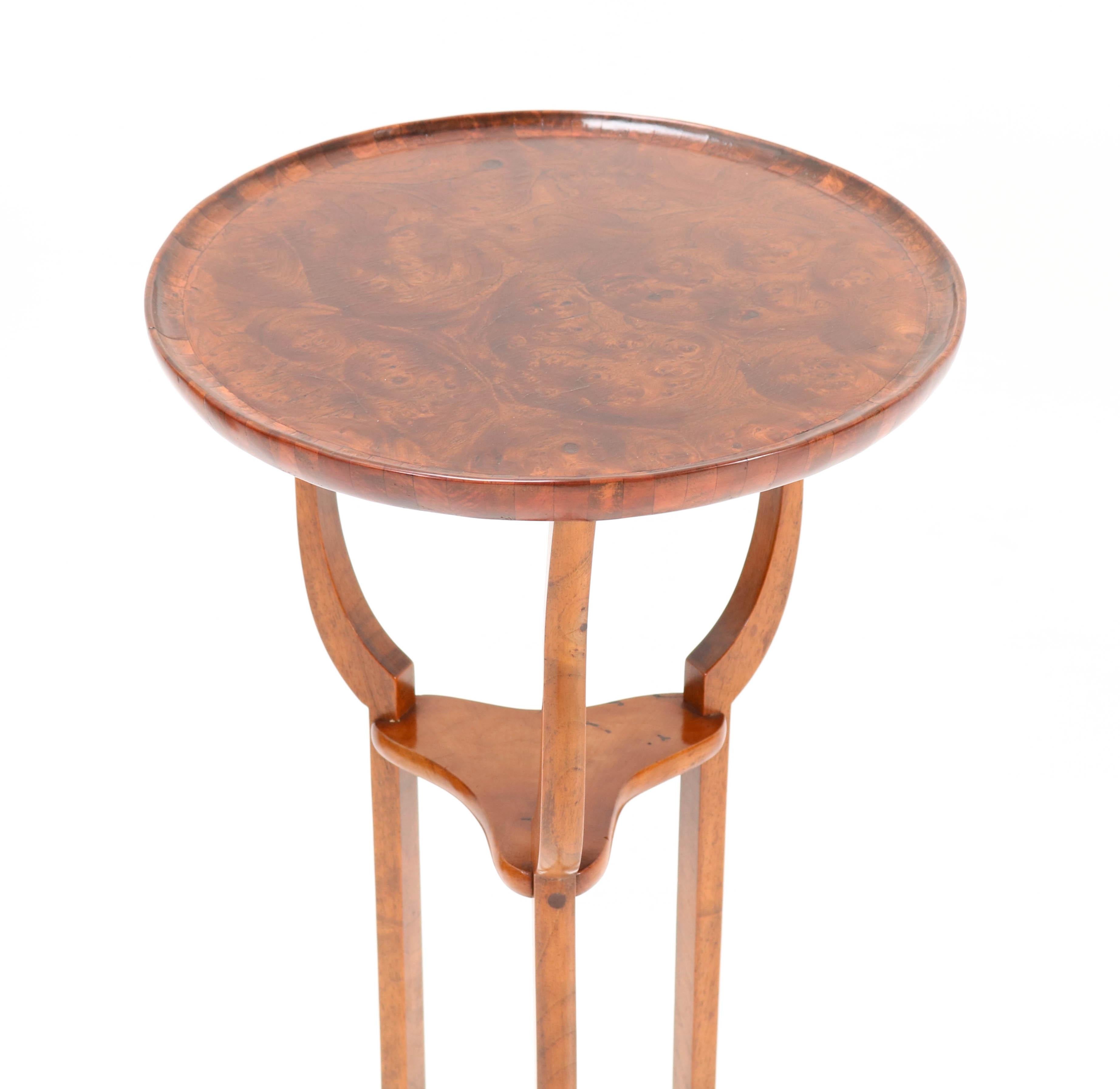British English 19th Century Burl and Walnut Tripod Occasional Table For Sale