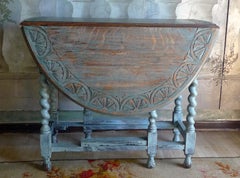 English 19th Century Carved Top Drop-Leaf Table with Gate-Leg and Turned Legs