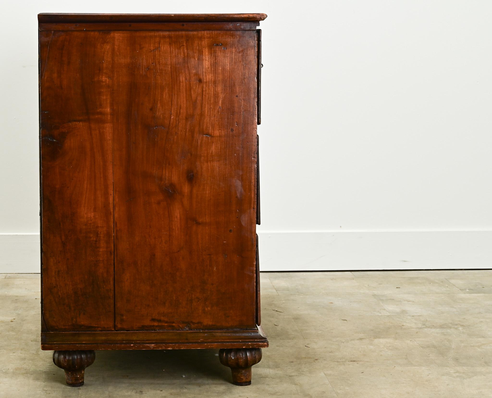 English 19th Century Chest made of Wild Cherry For Sale 5