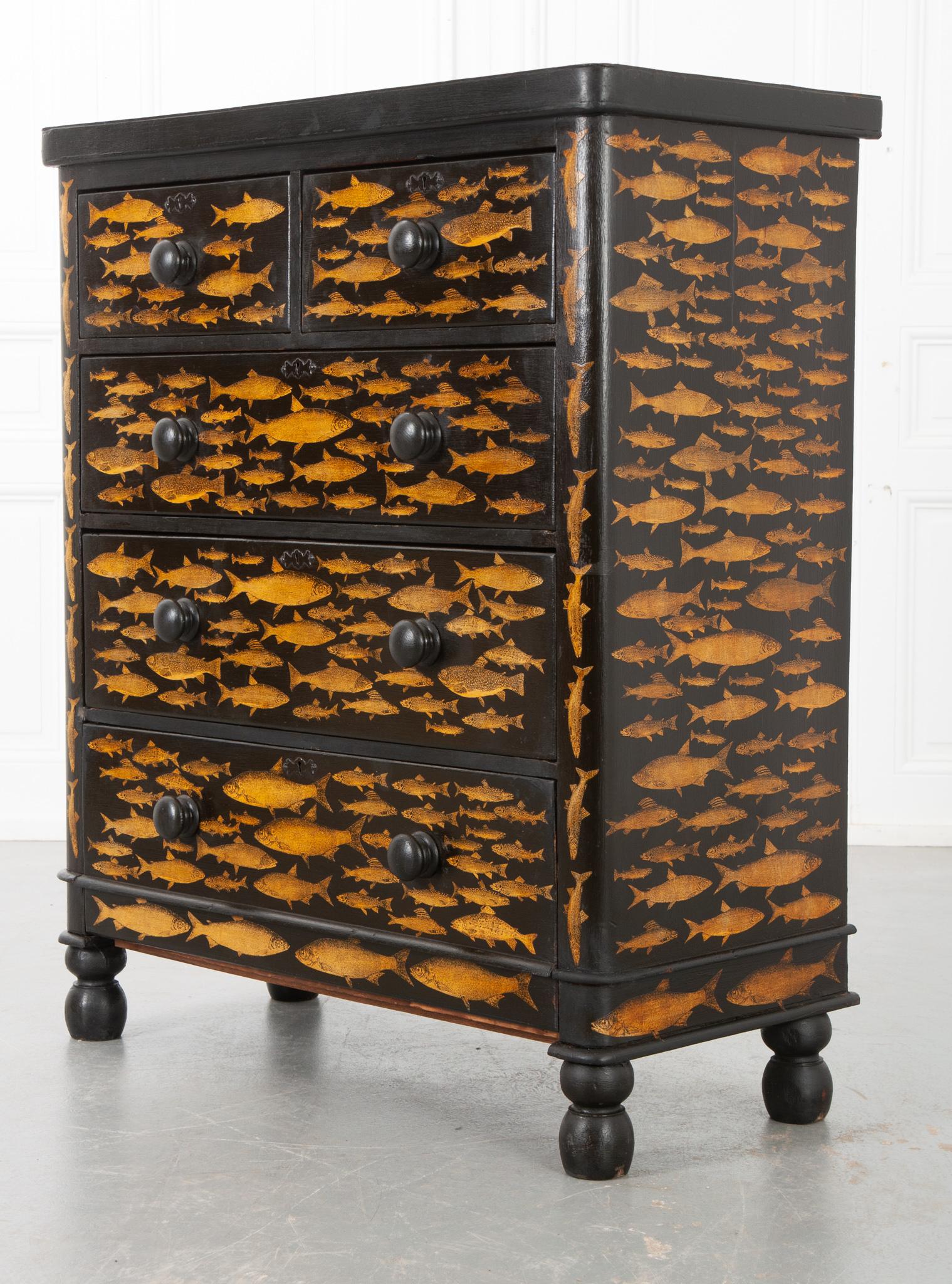 English 19th Century Chest with Fish Decoupage In Good Condition In Baton Rouge, LA