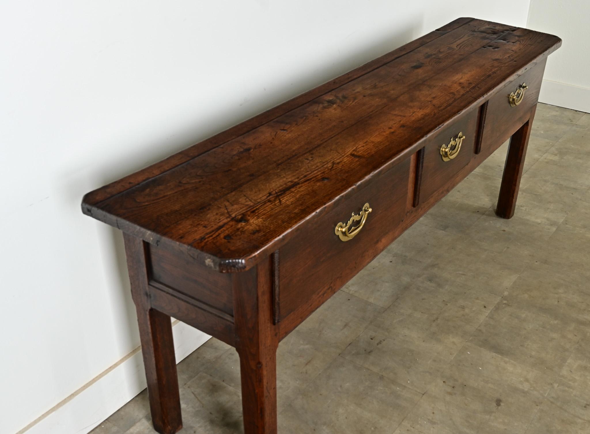 English 19th Century Chestnut Server In Good Condition In Baton Rouge, LA
