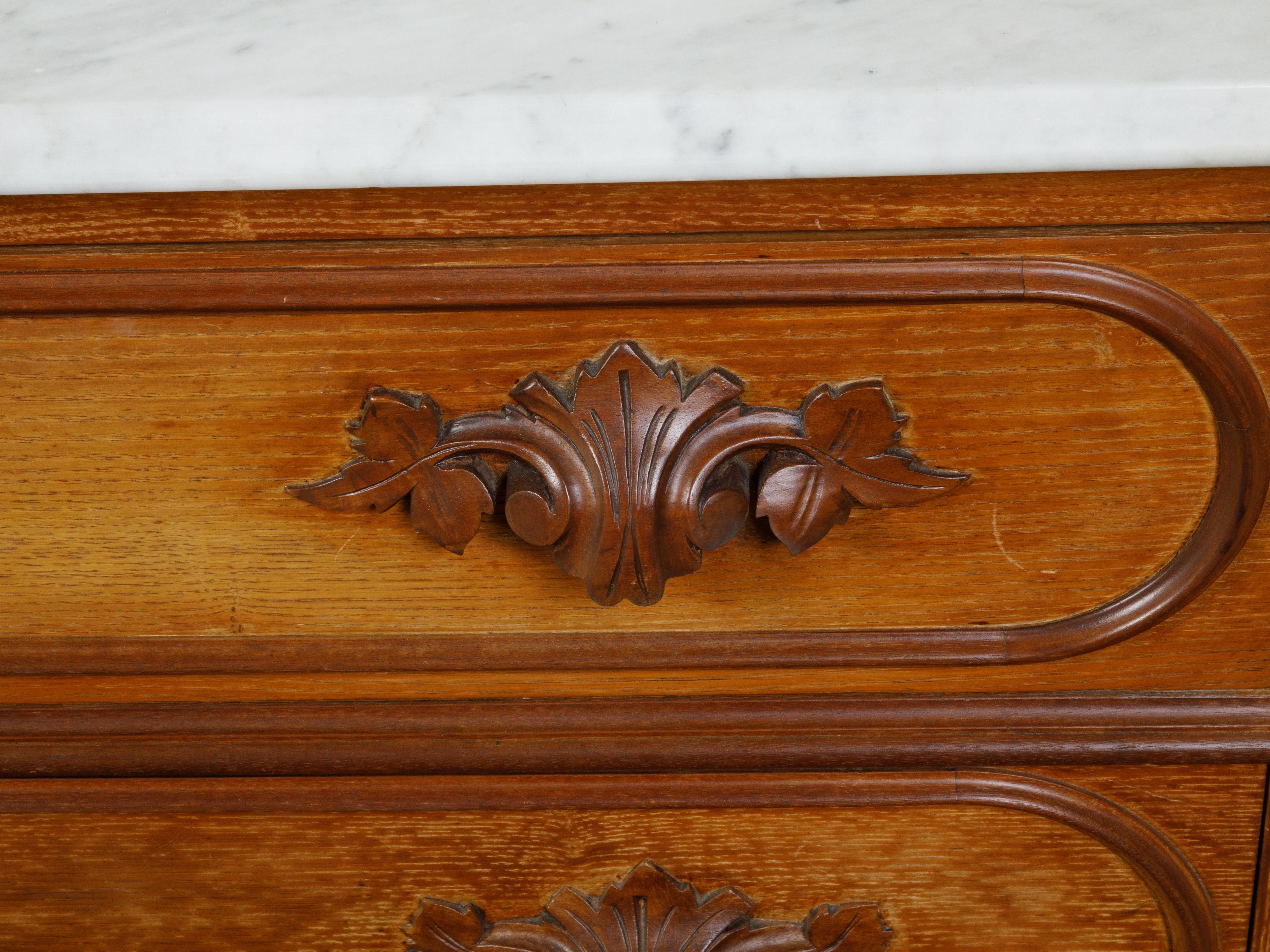 English 19th Century Chestnut Three-Drawer Chest with White Marble Top 5