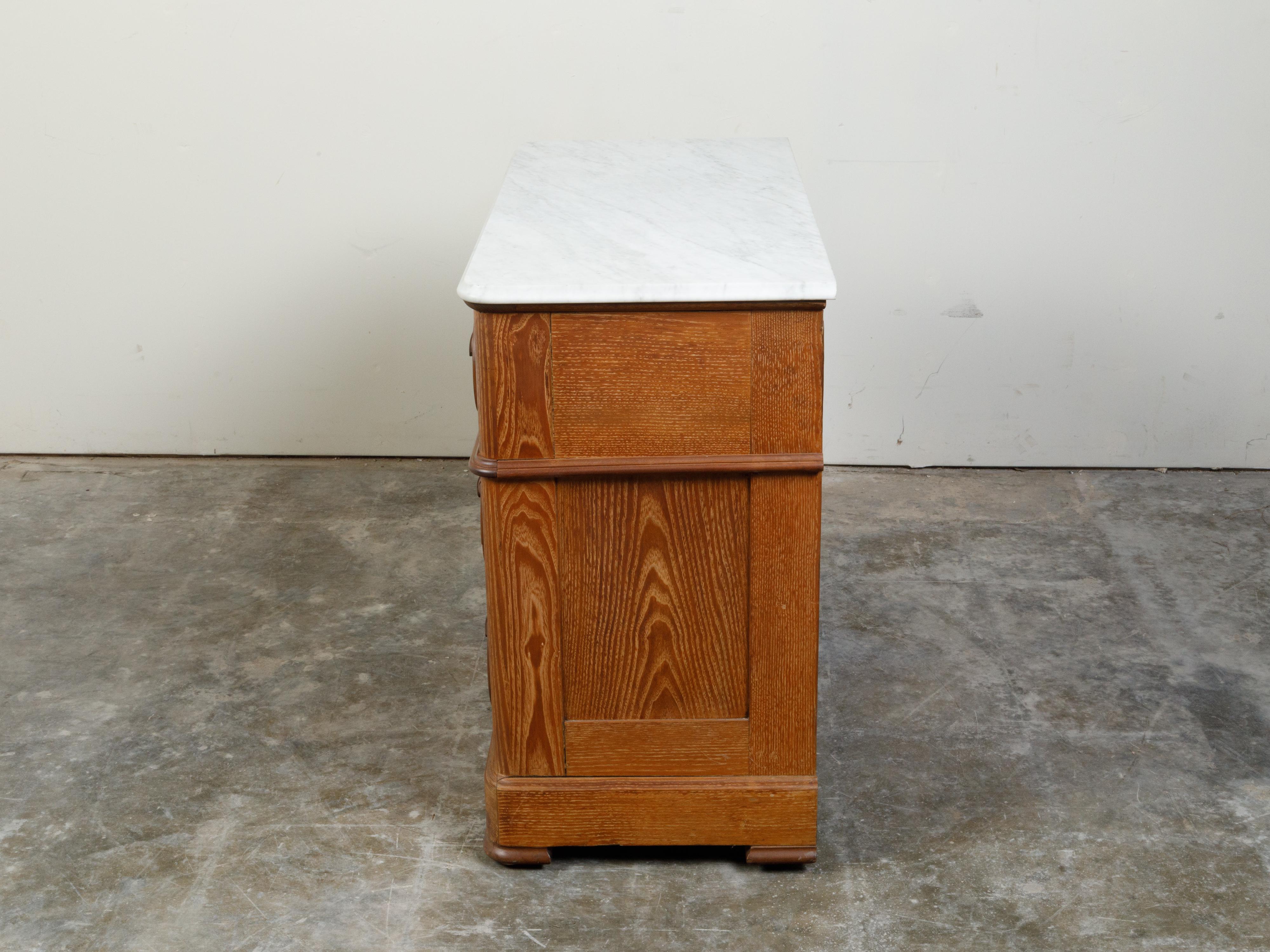 English 19th Century Chestnut Three-Drawer Chest with White Marble Top 3