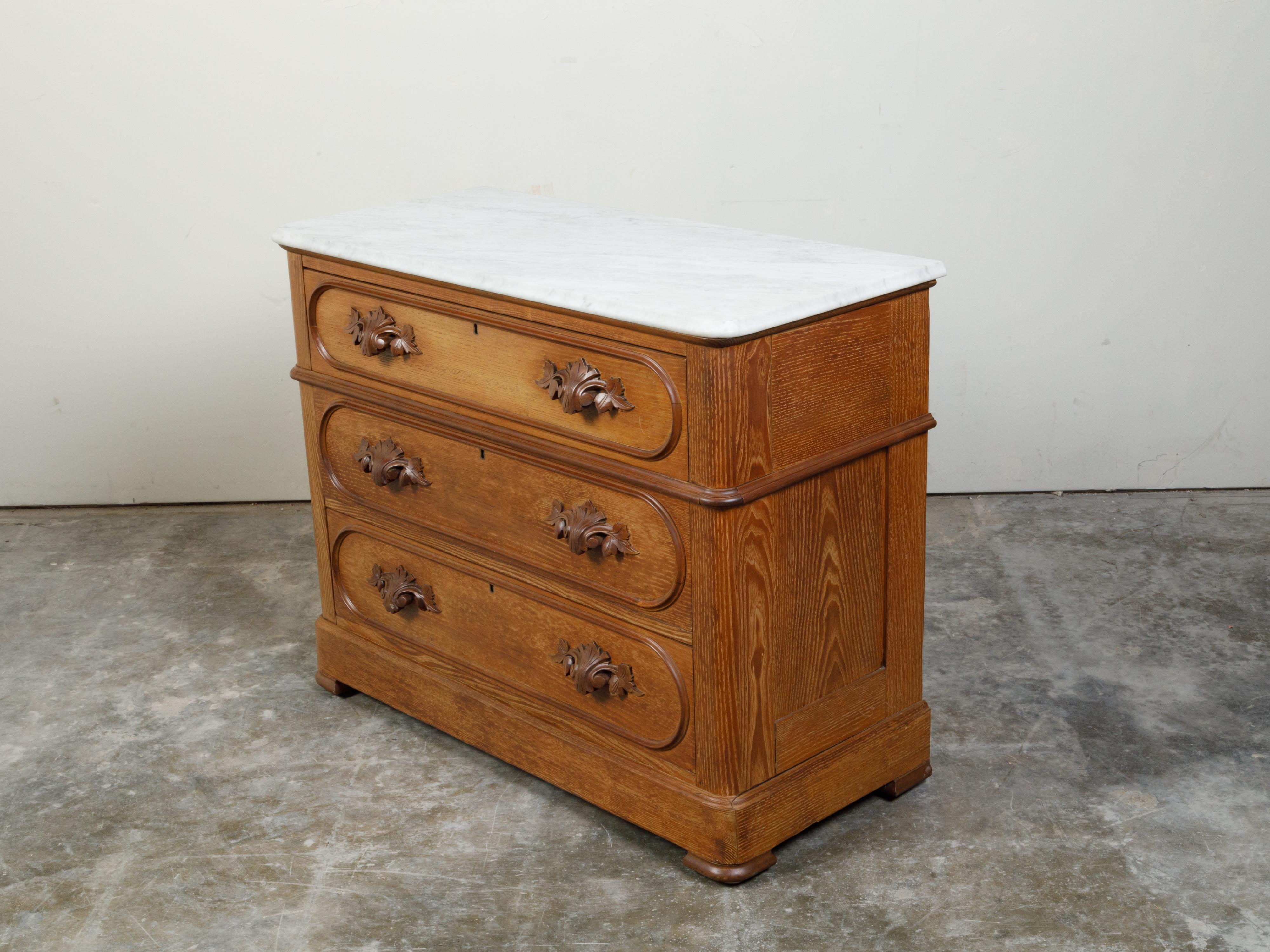 English 19th Century Chestnut Three-Drawer Chest with White Marble Top 4