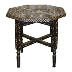 English 19th Century Chinoiserie Inlaid Side Table