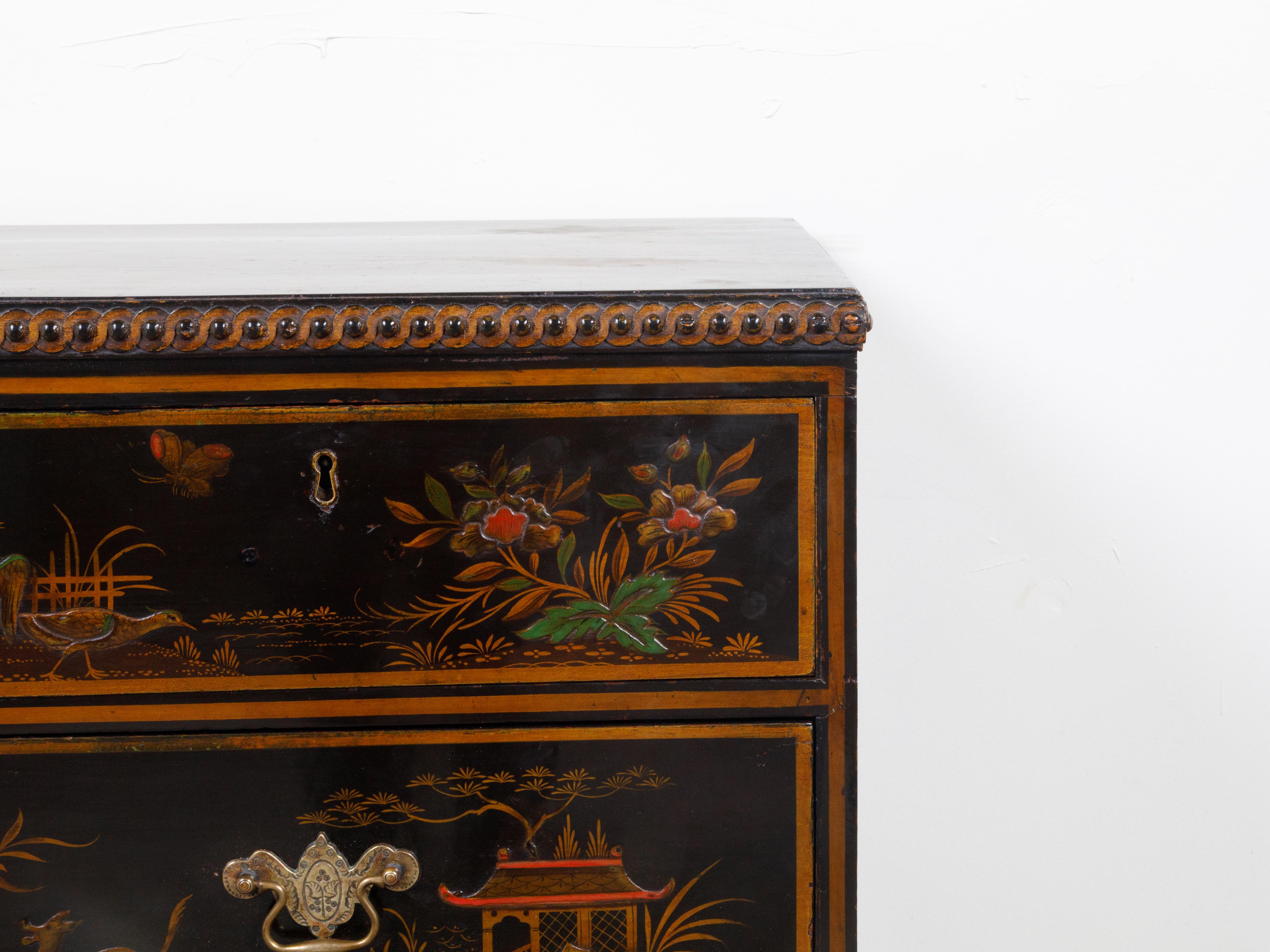Chinoiseries Commode anglaise laquée de style chinoiserie du XIXe siècle avec cinq tiroirs en vente