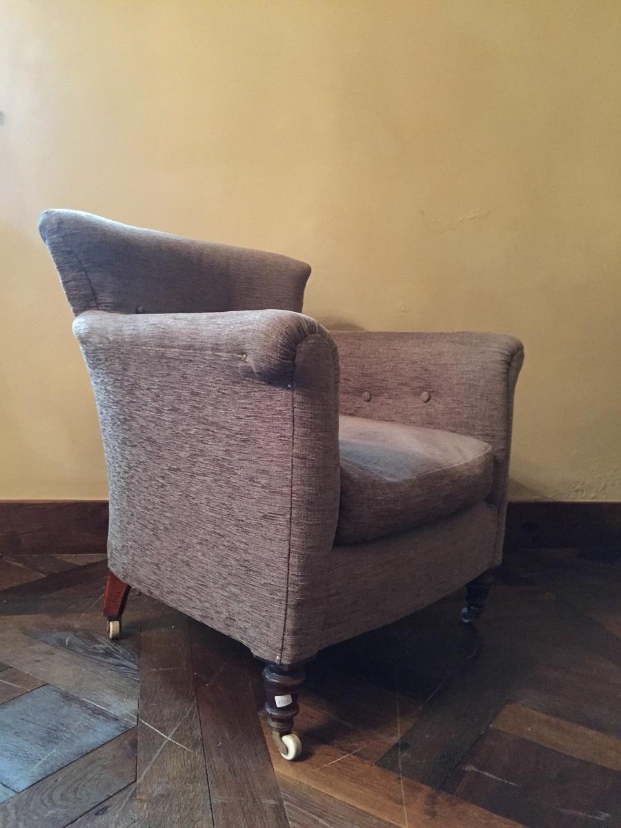 Victorian English 19th Century Club Chair For Sale