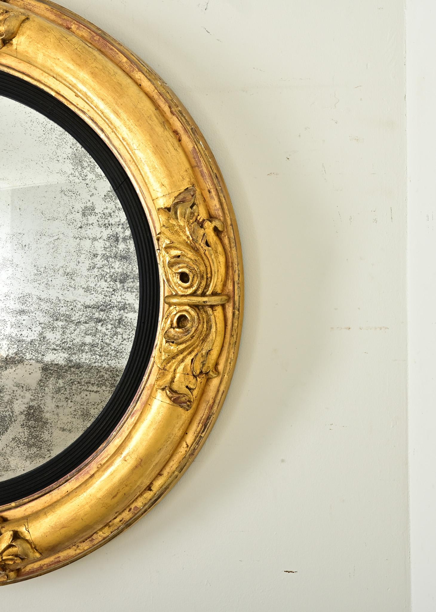 English 19th Century Convex Mirror For Sale 5