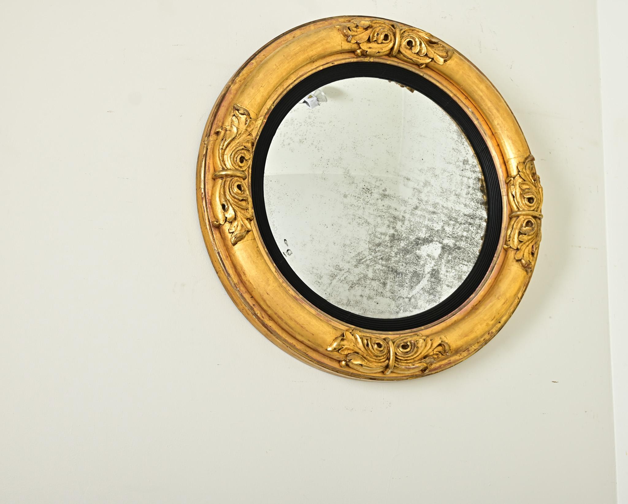 English 19th Century Convex Mirror For Sale 1