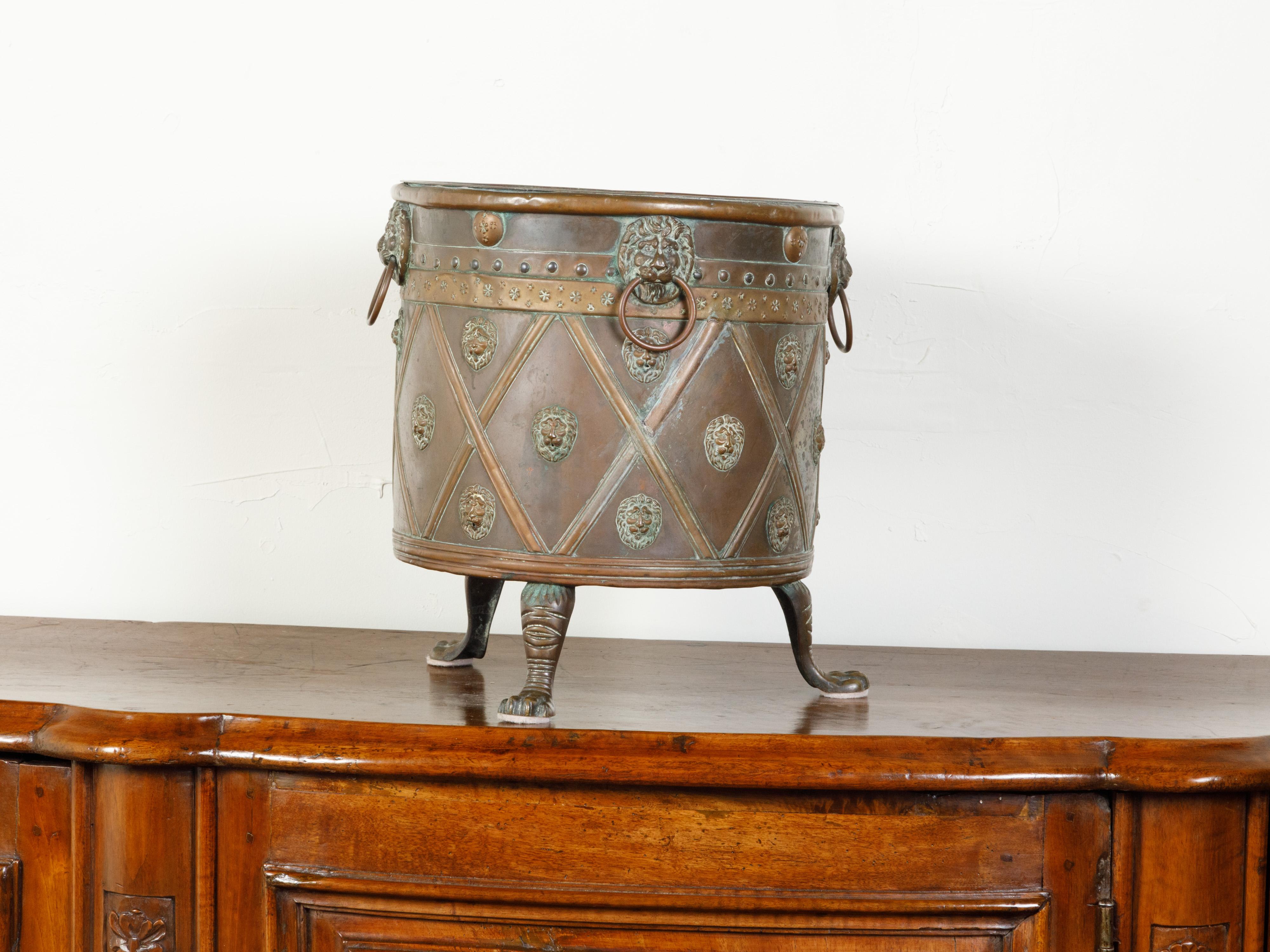 English 19th Century Copper Planter with Lion Heads and Diamond Motifs In Good Condition In Atlanta, GA