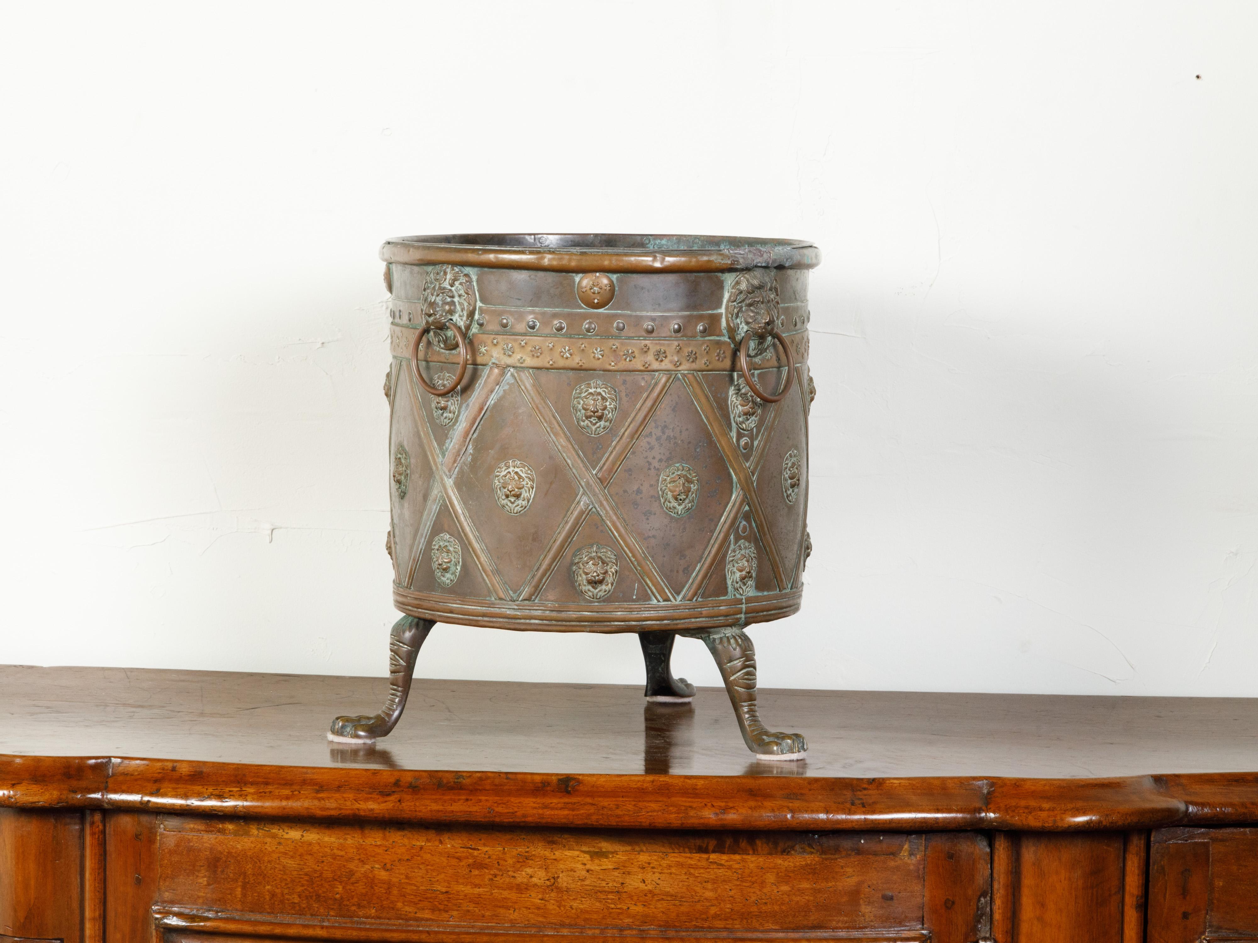 English 19th Century Copper Planter with Lion Heads and Diamond Motifs 2