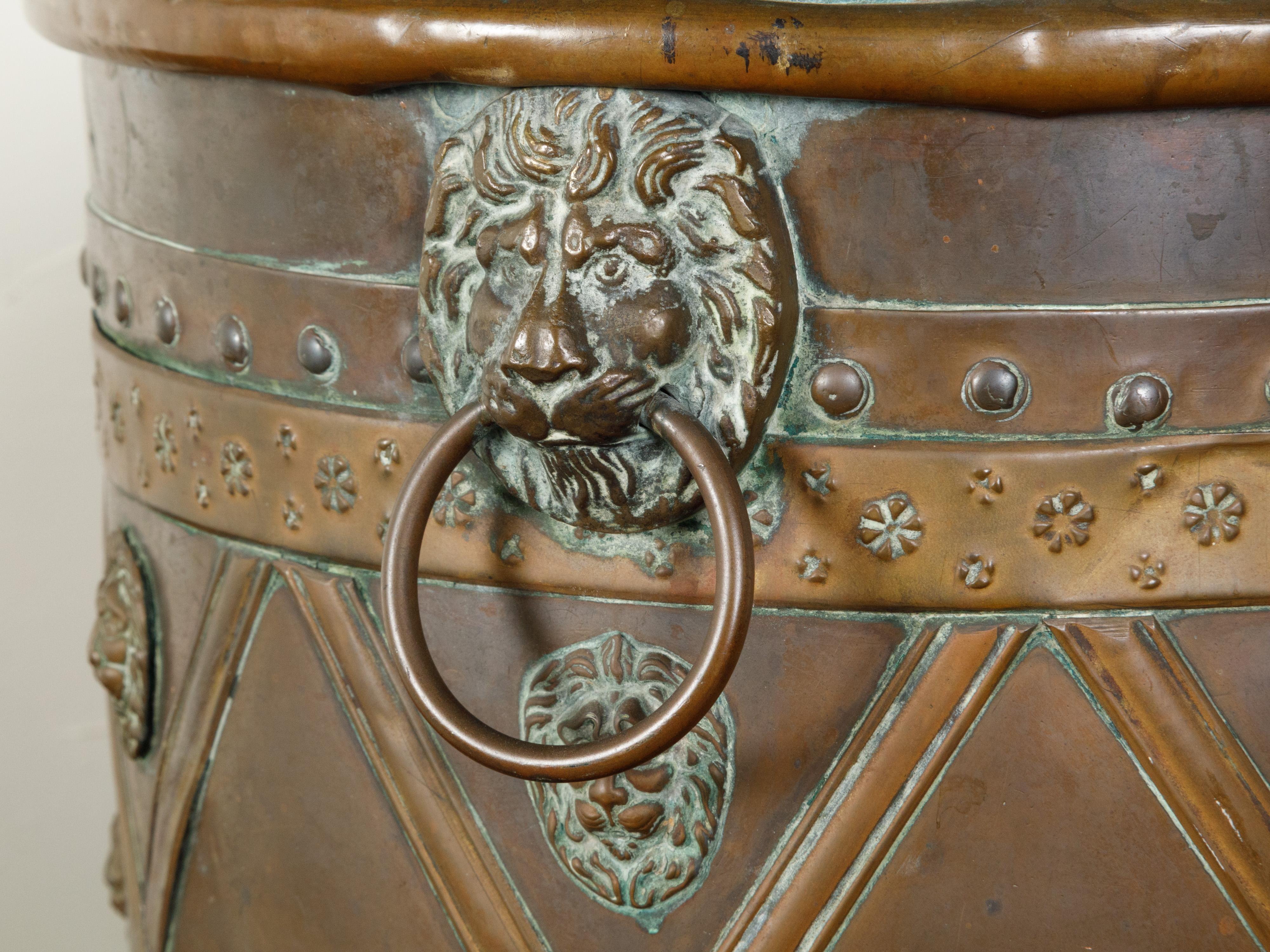 English 19th Century Copper Planter with Lion Heads and Diamond Motifs 6