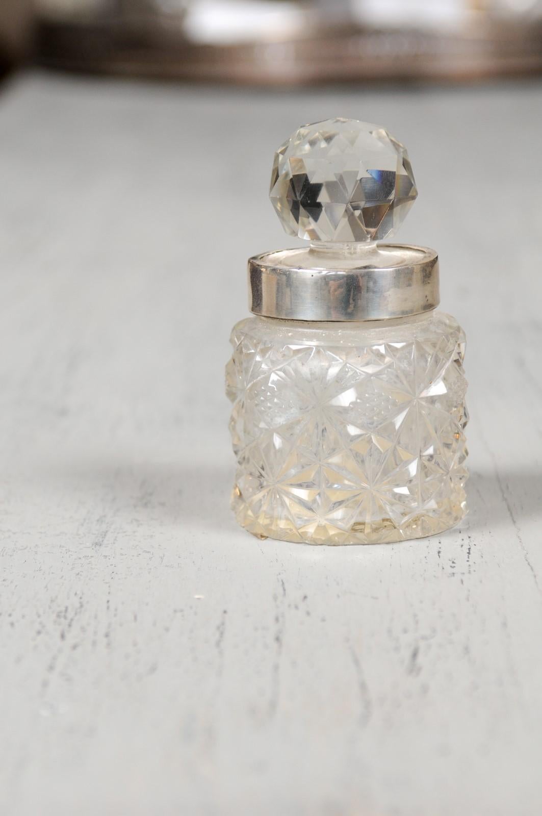 Englischer Krug aus Kristall und Silber des 19. Jahrhunderts mit Diamantmotiven und Kugelstopper im Angebot 2