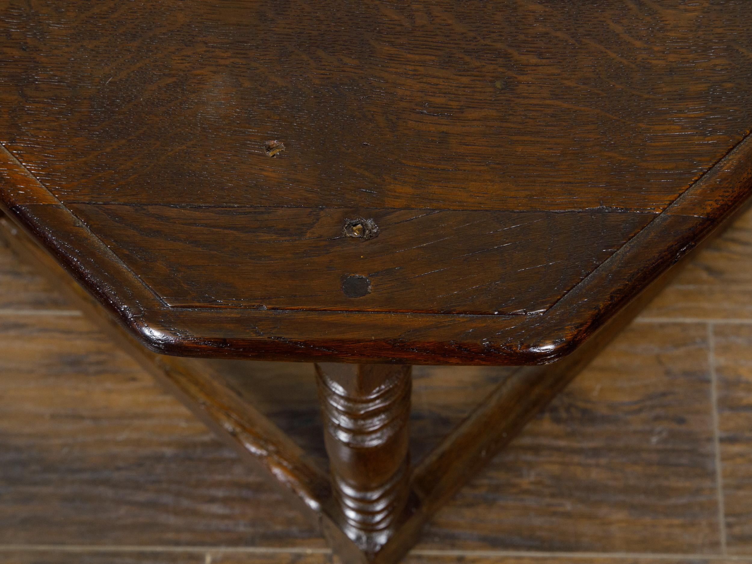 English 19th Century Dark Oak Triangular Demilune Table with Turned Legs For Sale 7