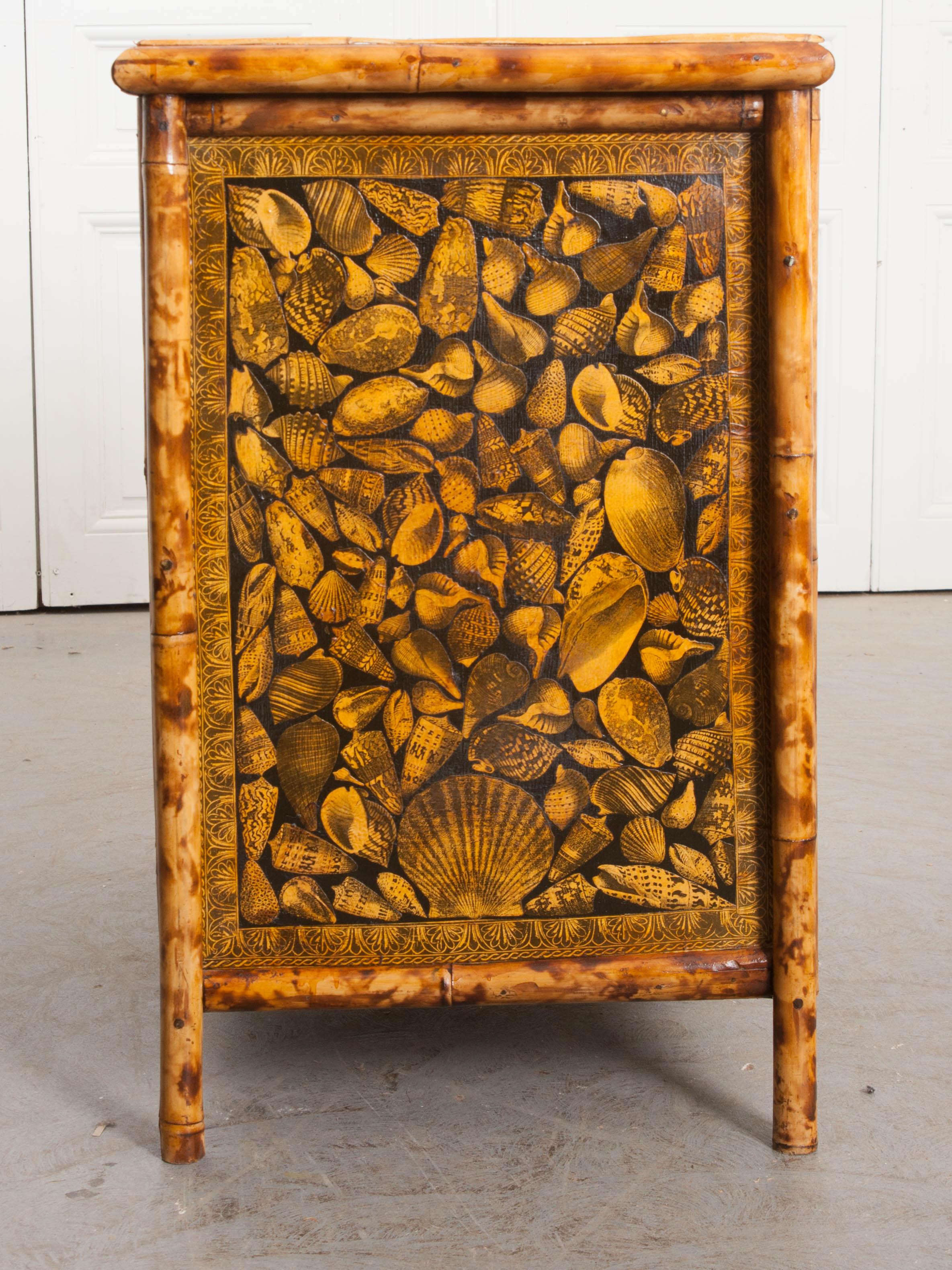 English 19th Century Découpaged Bamboo Chest-of-Drawers In Good Condition In Baton Rouge, LA