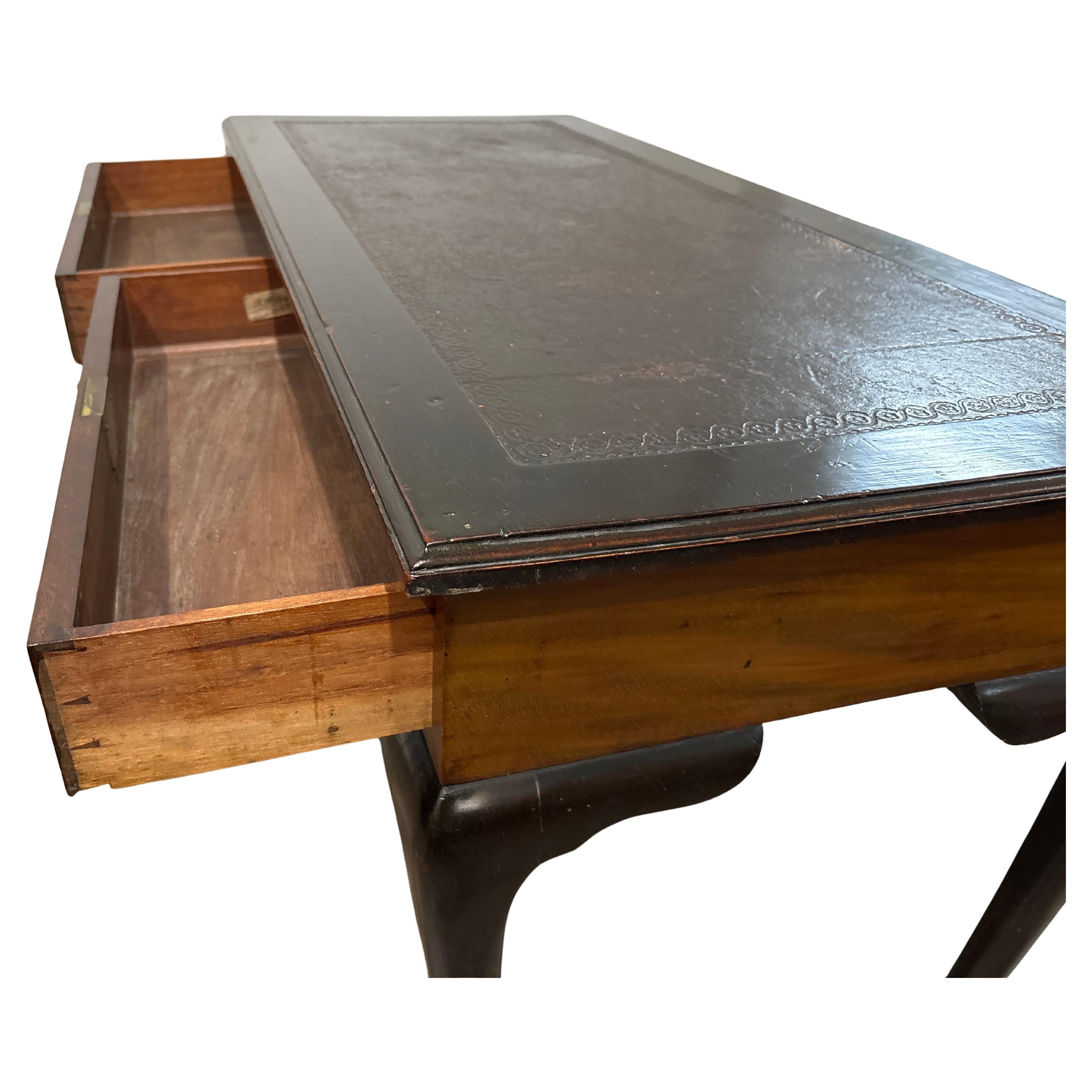 Cuir Bureau anglais du 19ème siècle en vente