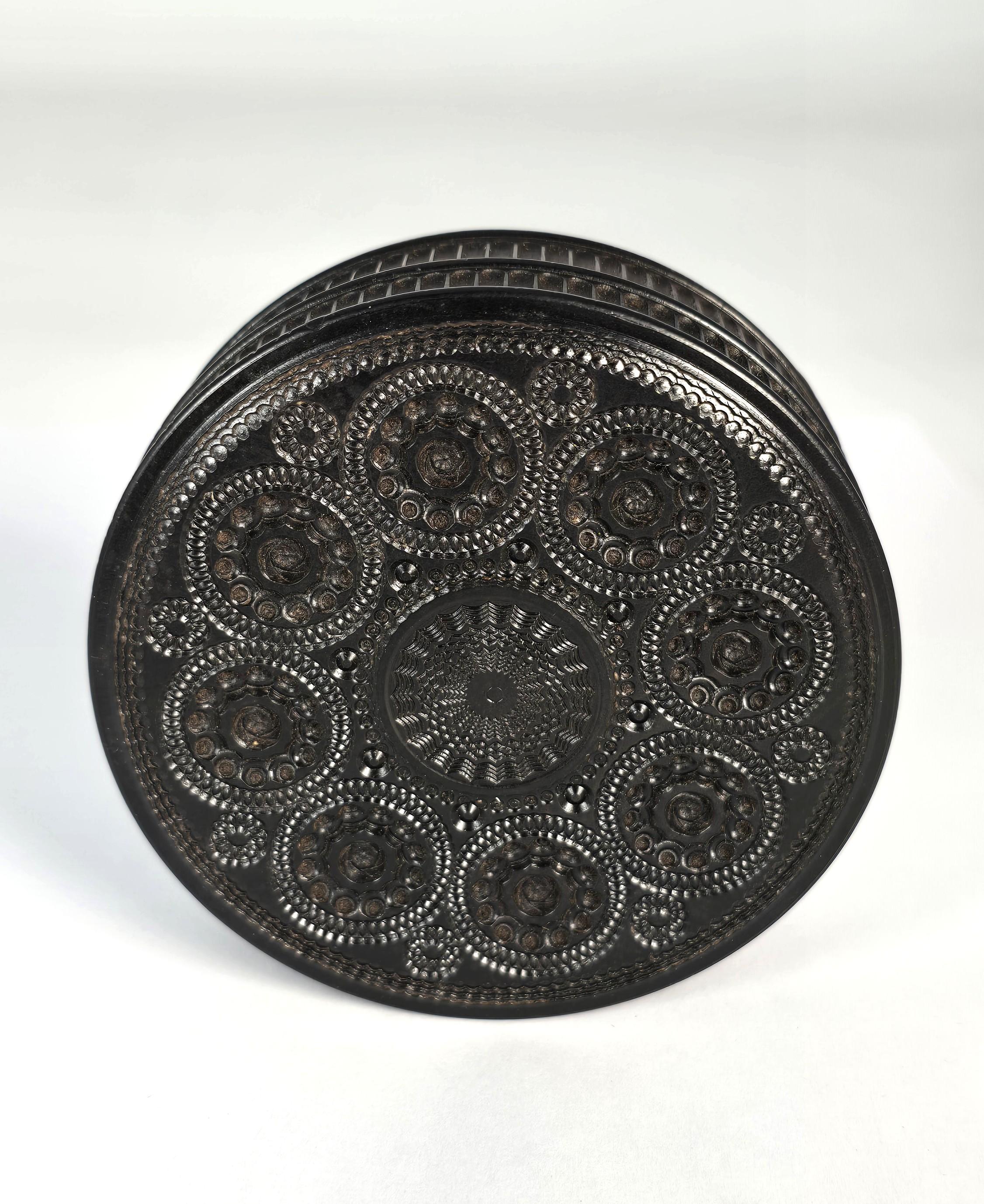 Victorian English 19th century desk snuff box circa 1840 For Sale