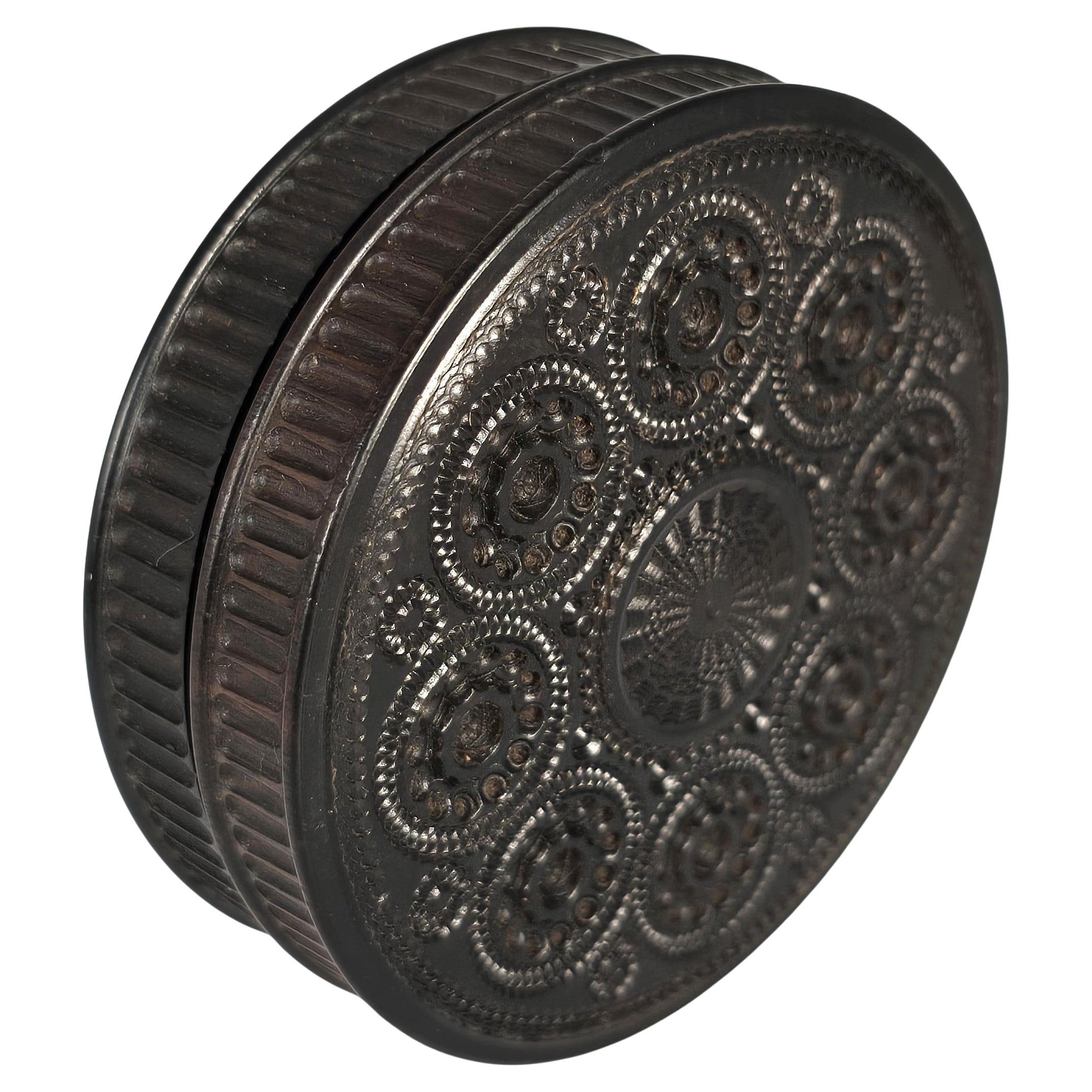 English 19th century desk snuff box circa 1840