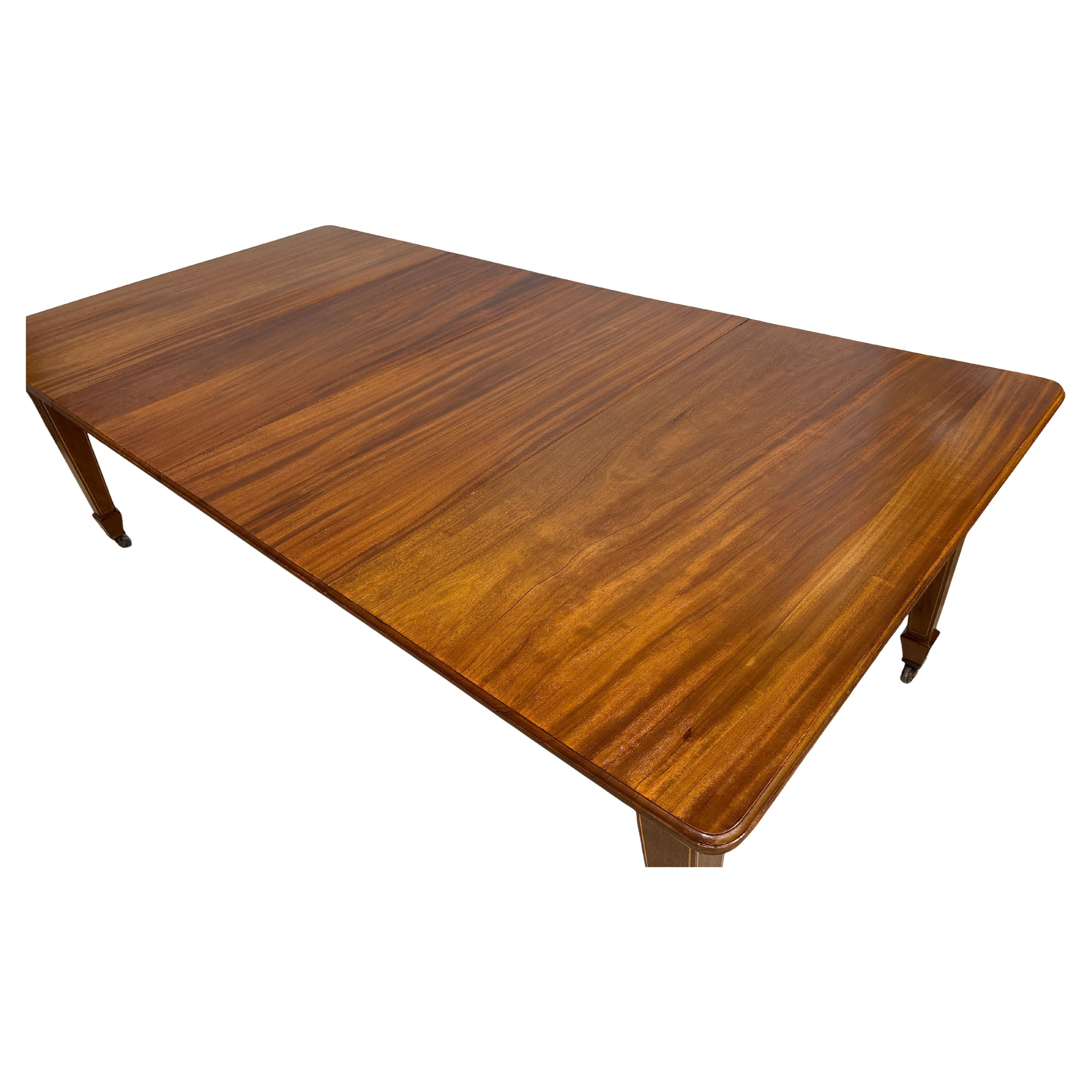 Mesa de comedor inglesa del siglo XIX Incrustación en venta