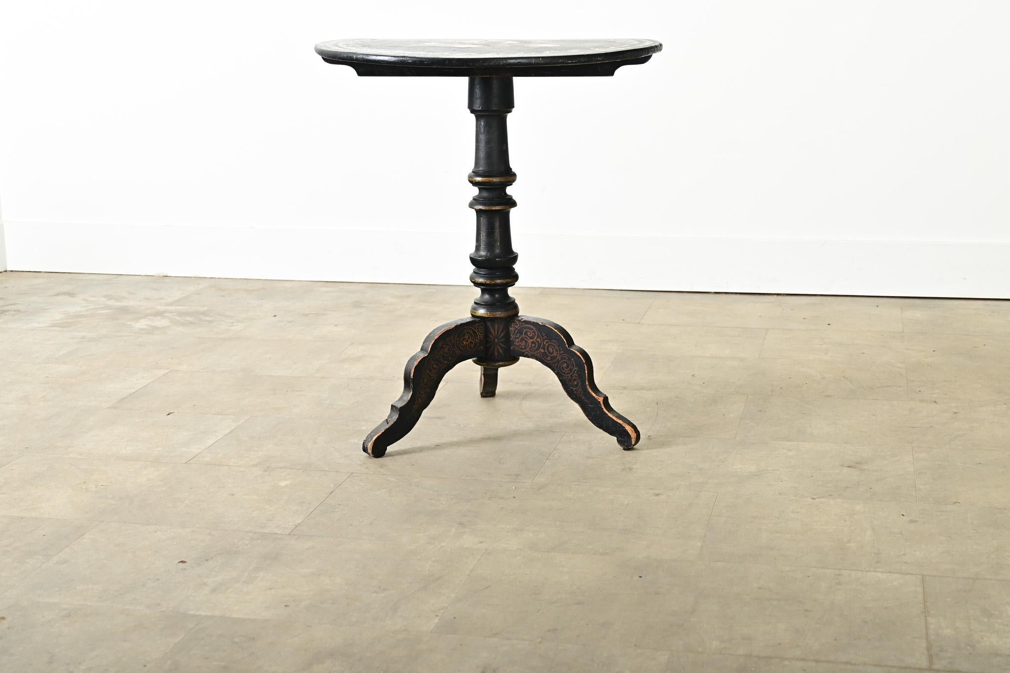English 19th Century Ebonized Tilt-top Tea Table For Sale 5