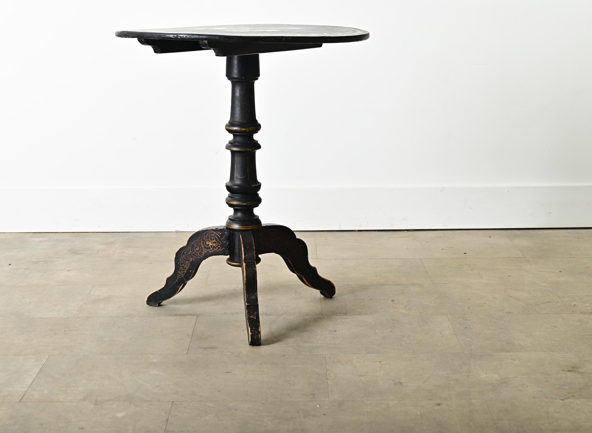 English 19th Century Ebonized Tilt-top Tea Table For Sale 6