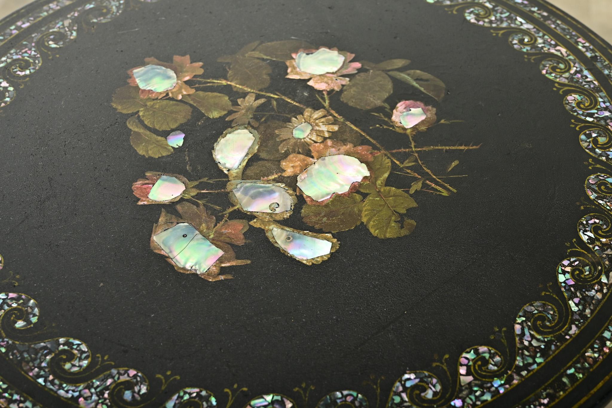 English 19th Century Ebonized Tilt-top Tea Table For Sale 3