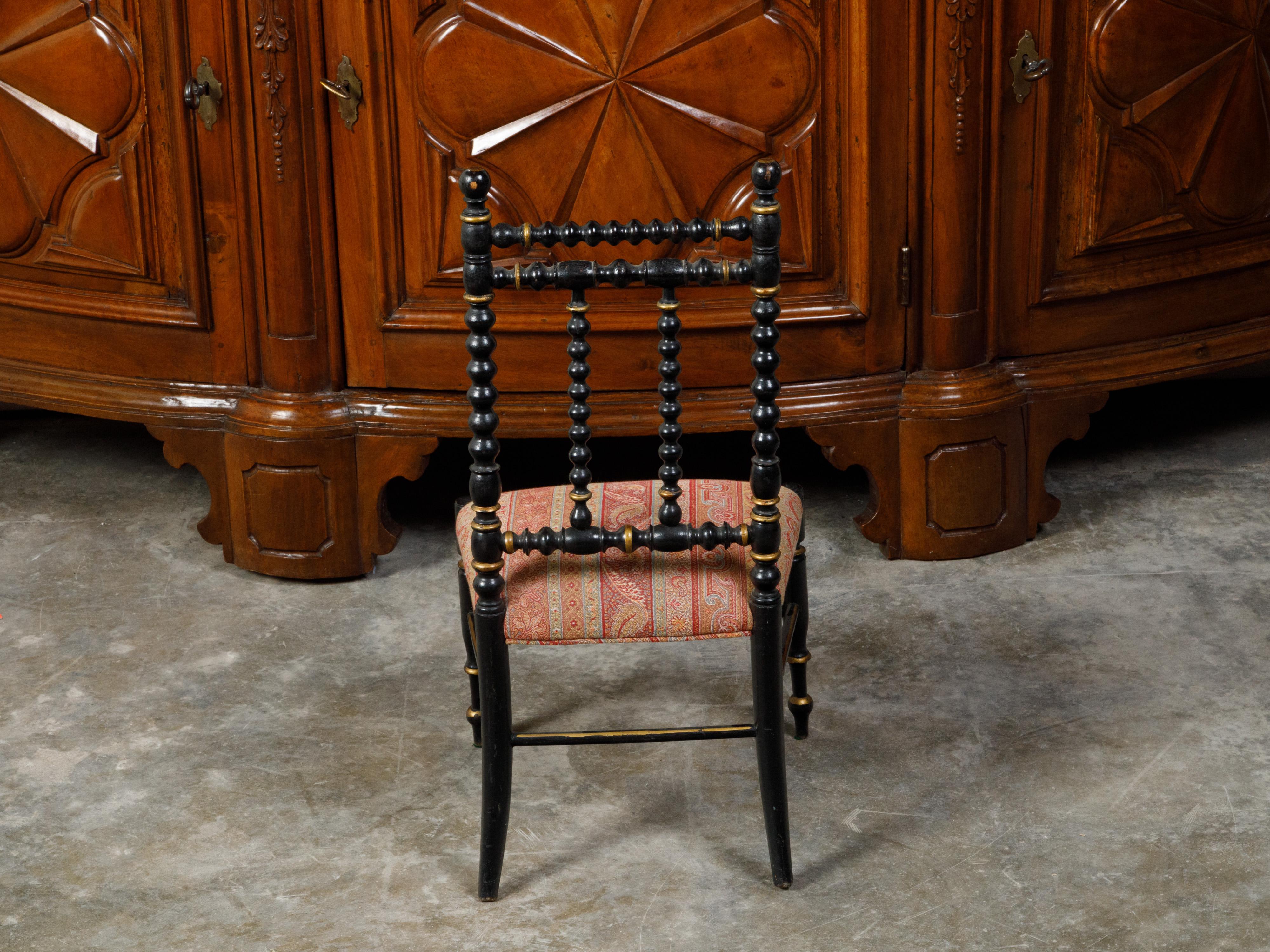 English 19th Century Ebonized Wood Bobbin Child's Chair with Woven Upholstery For Sale 4