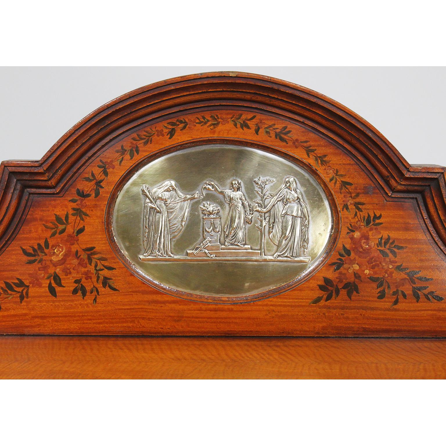 Armoire en bois satiné peinte avec montures en argent de style édouardien du 19e siècle Bon état - En vente à Los Angeles, CA