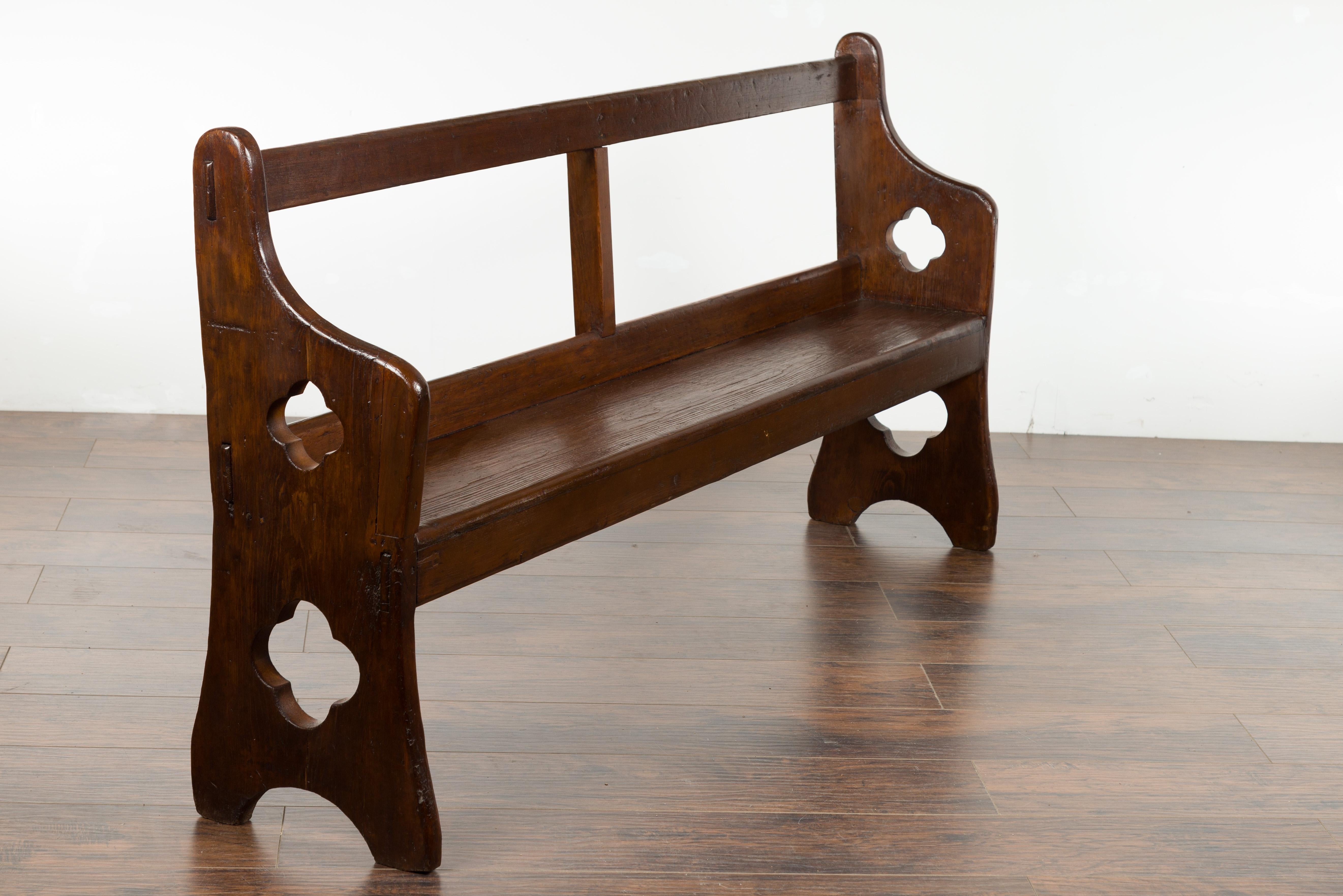 English 19th Century Elm and Oak Bench with Pierced Quatrefoil Motifs 7