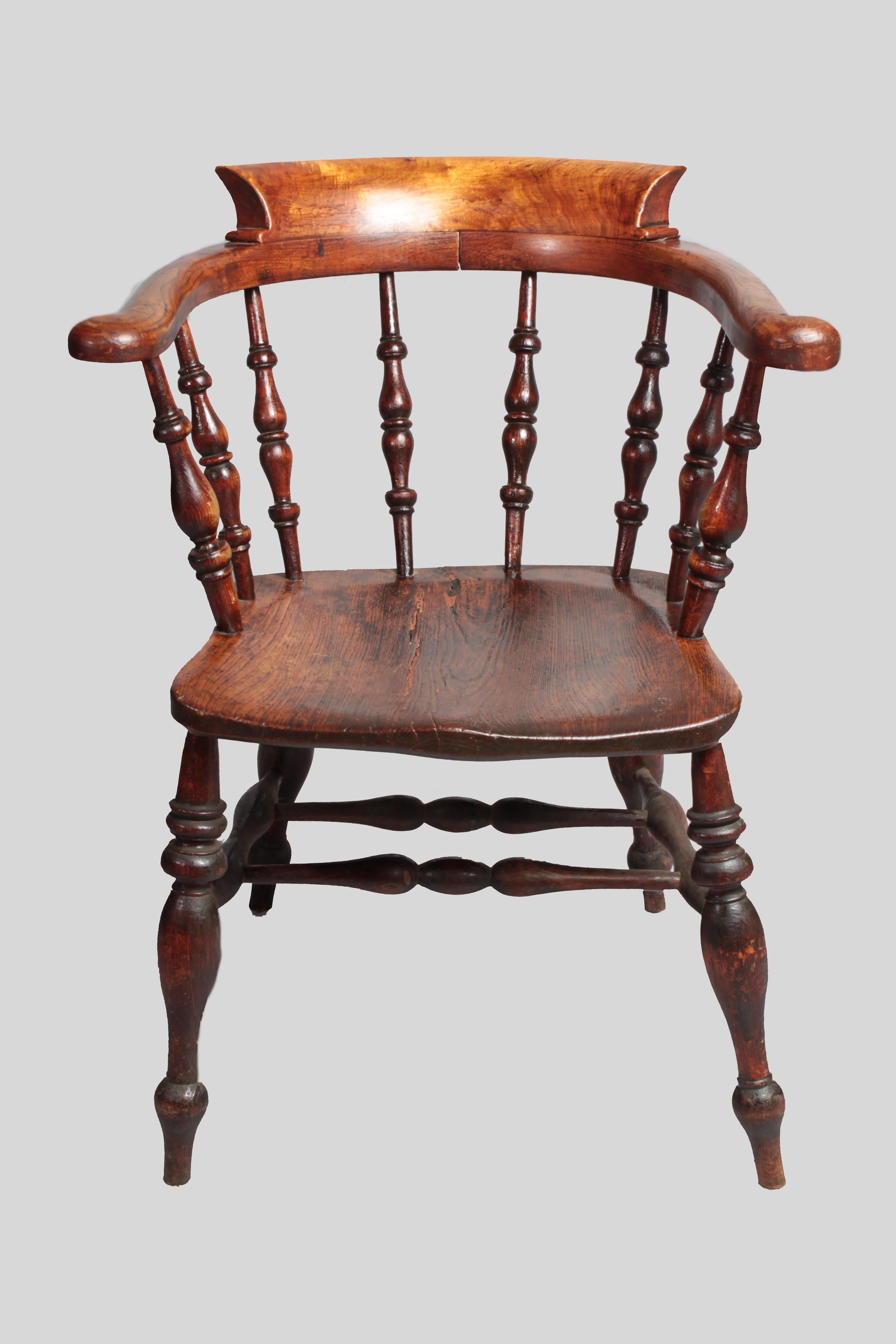 English 19th Century Elm Captain's Chair In Excellent Condition For Sale In Notting Hill, GB