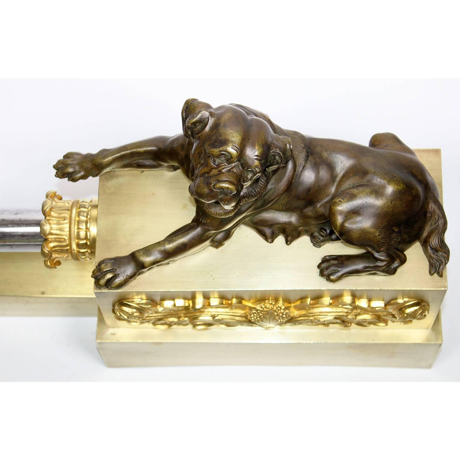 Englischer Kaminhund-Feuerschutz aus vergoldeter und patinierter Bronze im Empire-Stil des 19. Jahrhunderts im Angebot 2