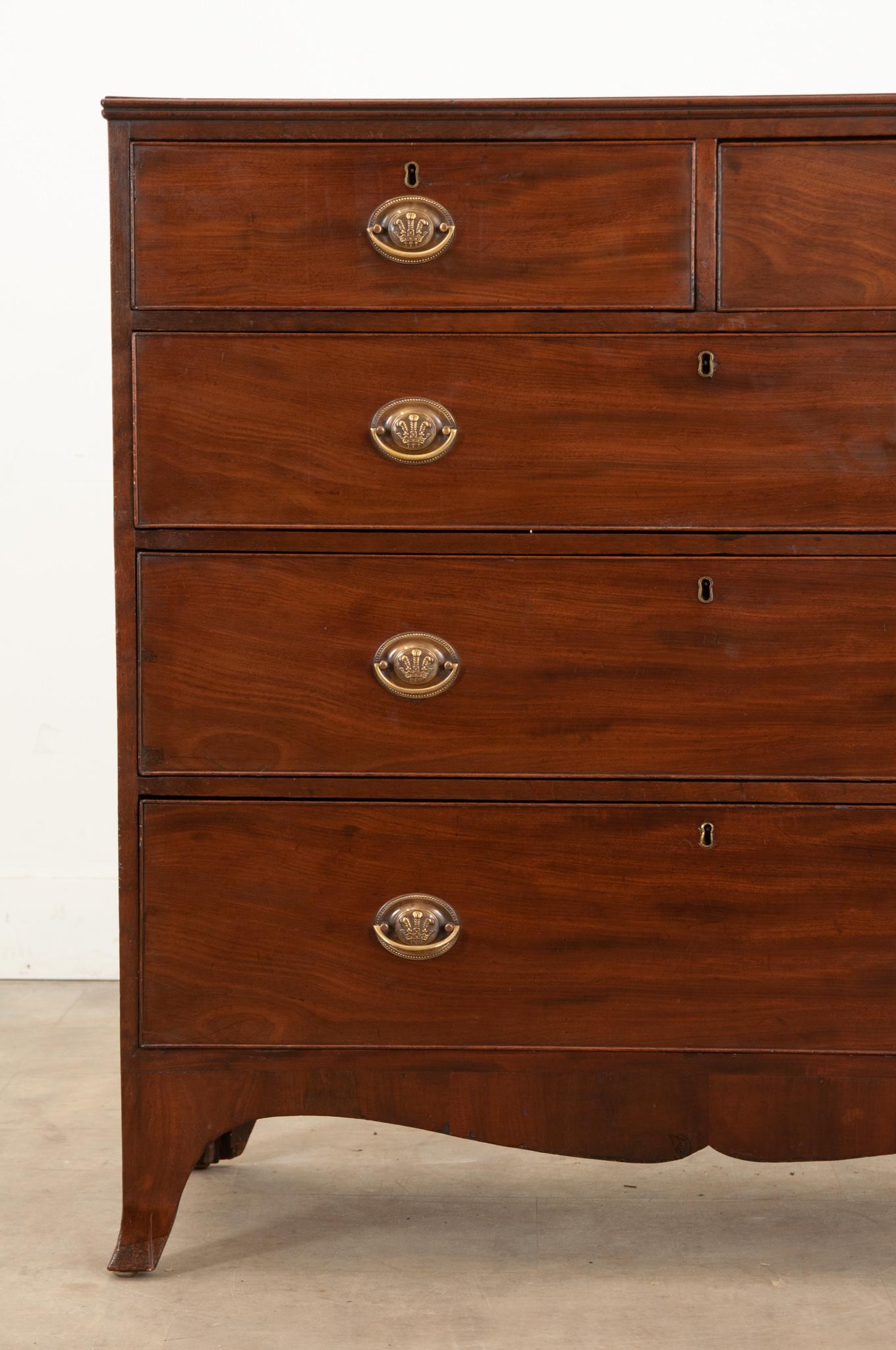 English 19th Century Georgian Mahogany Chest of Drawers In Good Condition For Sale In Baton Rouge, LA