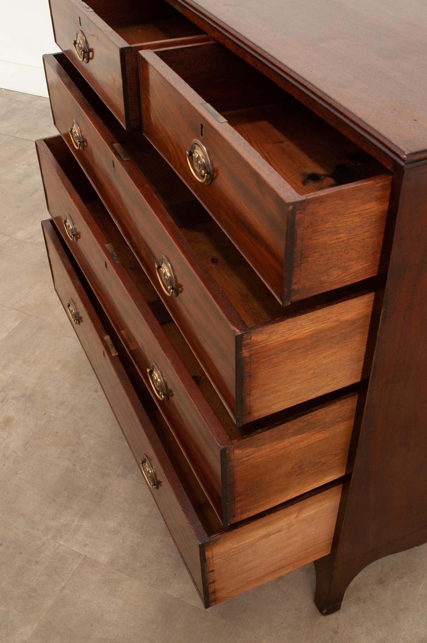 English 19th Century Georgian Mahogany Chest of Drawers For Sale 4