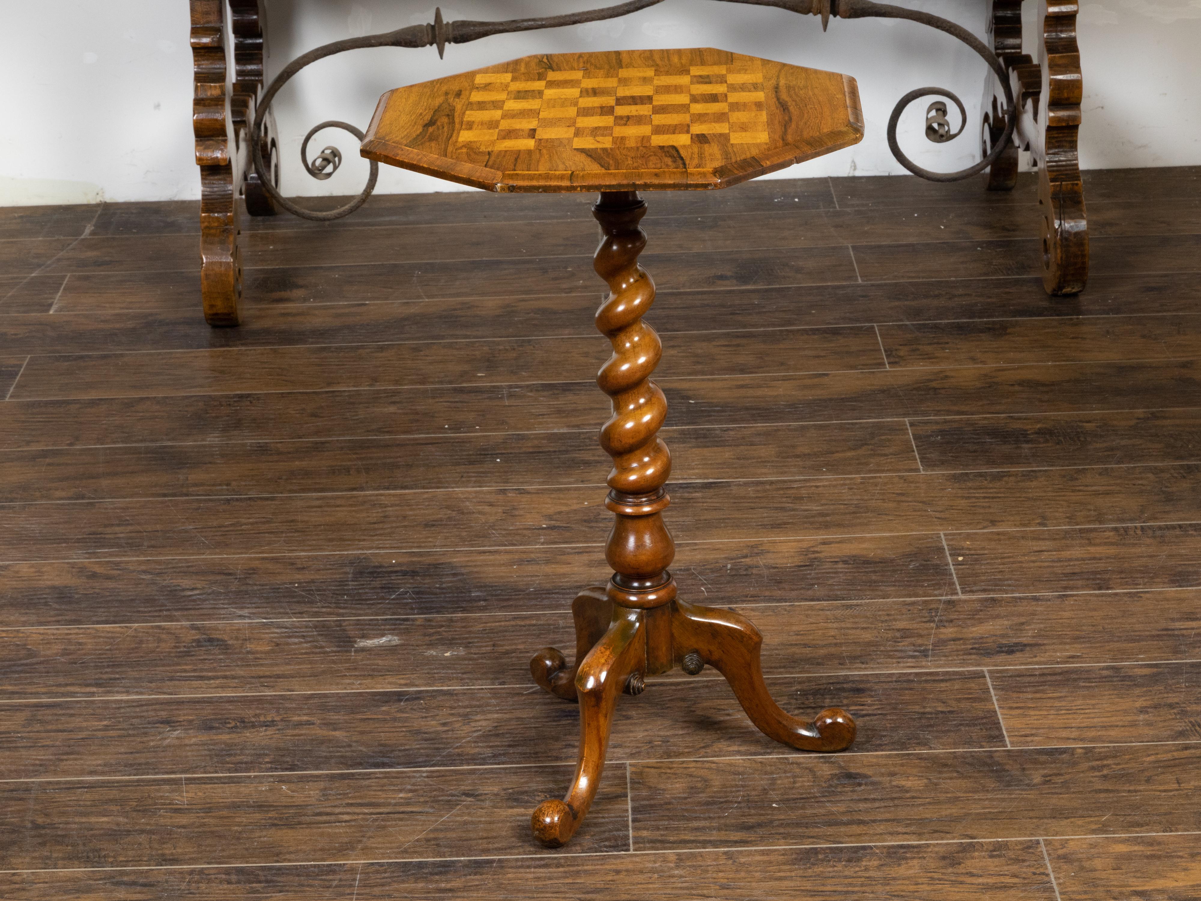 Carved English 19th Century Guéridon Side Table with Octagonal Checkerboard Top For Sale