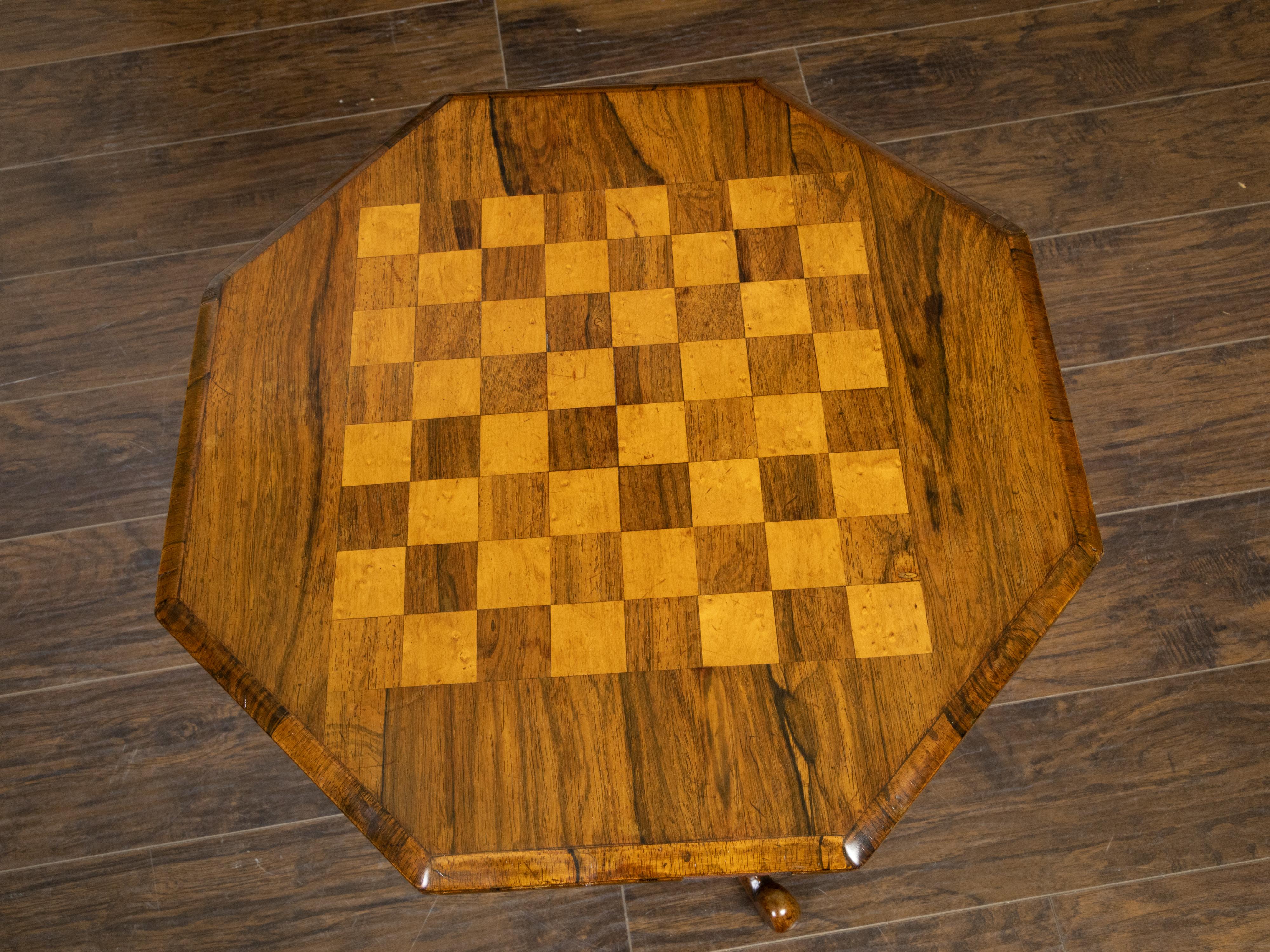 English 19th Century Guéridon Side Table with Octagonal Checkerboard Top For Sale 1