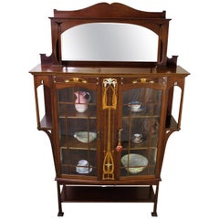 Englischer Jugendstil-Vitrinenschrank aus Mahagoni mit Intarsien aus dem 19.
